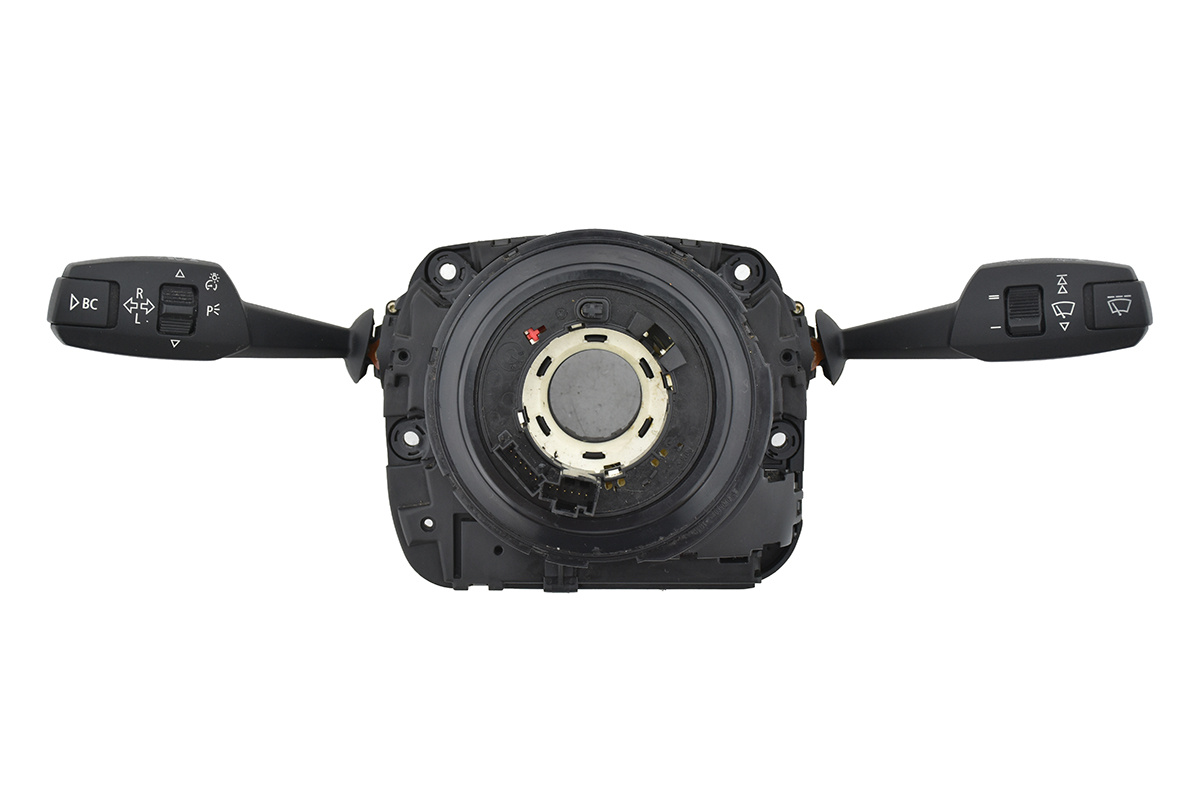 ВИМИКАЧ В ЗБОРІ BMW 1 LZ696267803