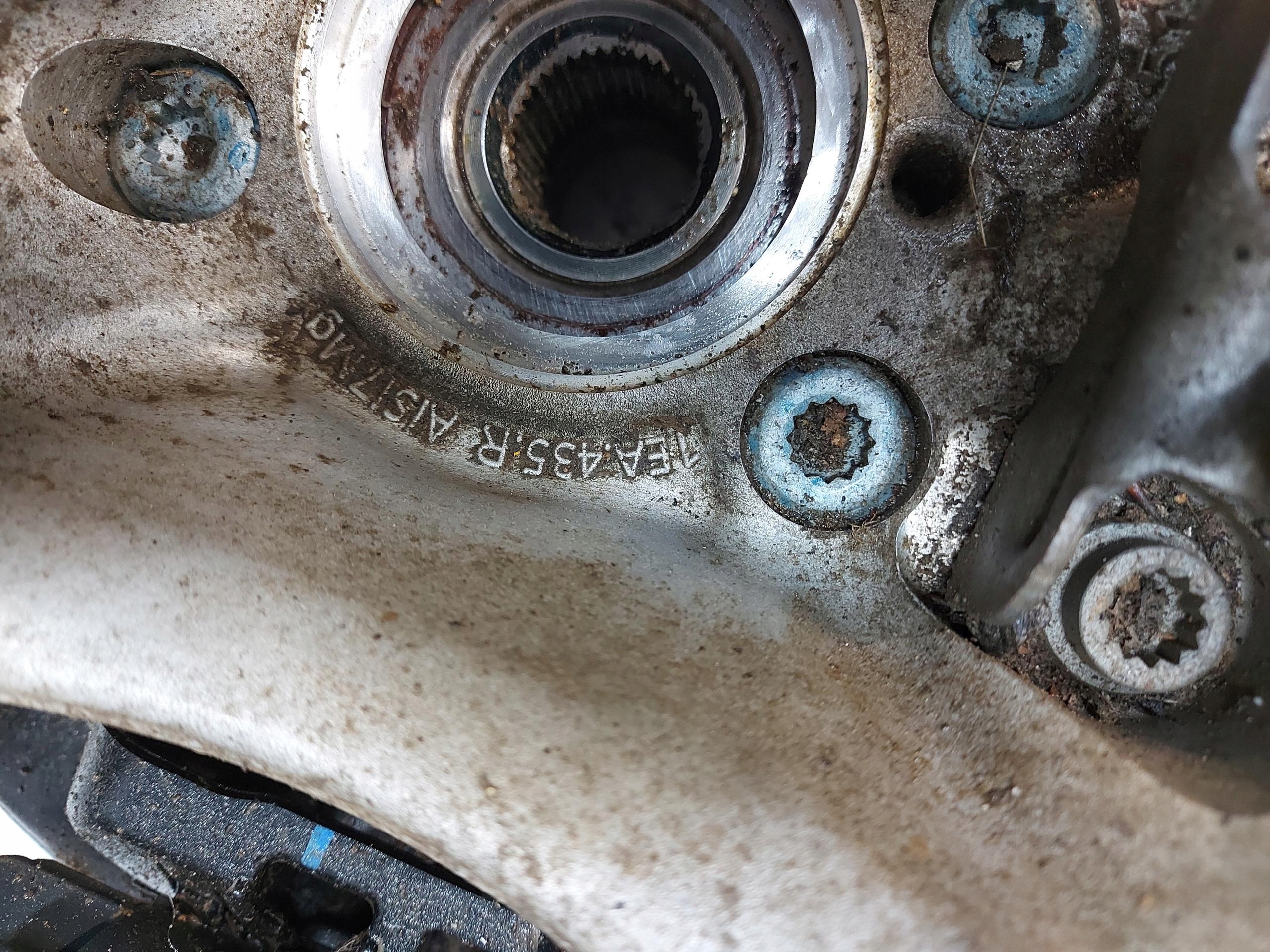Audi Q4 E-TRON 89A 89E Mozzo FUSELLO perno mozzo Sospensione sinistra posteriore