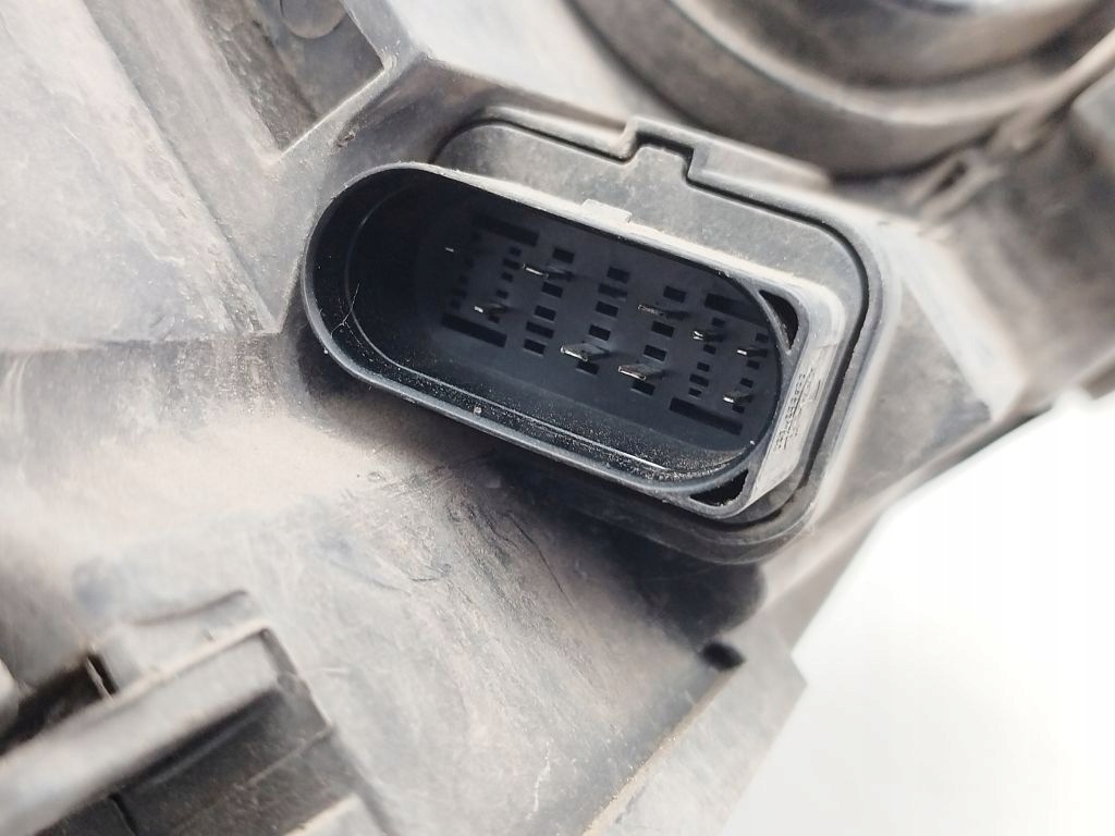 VW Passat B6 light left front front Bi xenon skretna 3C0941753D