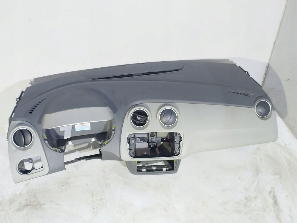 Seat Ibiza 4 IV console dashboard instrument panel 6J1857003