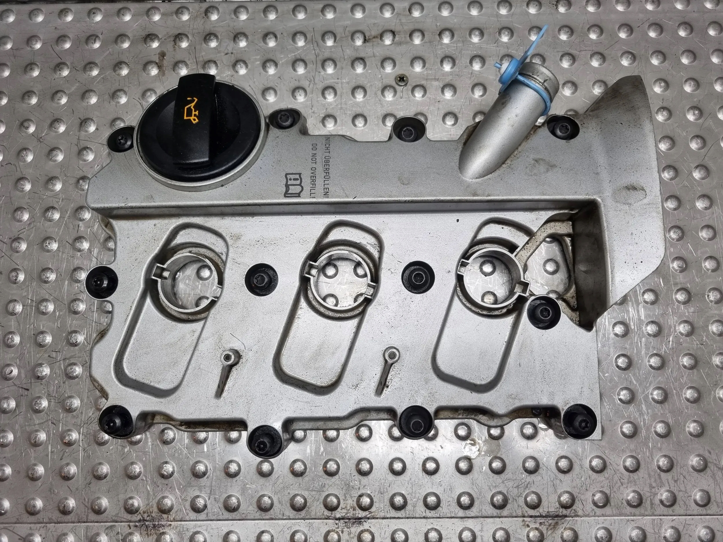 ABDECKUNG DER VENTILE LINKS 06E103471G AUDI A6 C6 3.2 FSI
