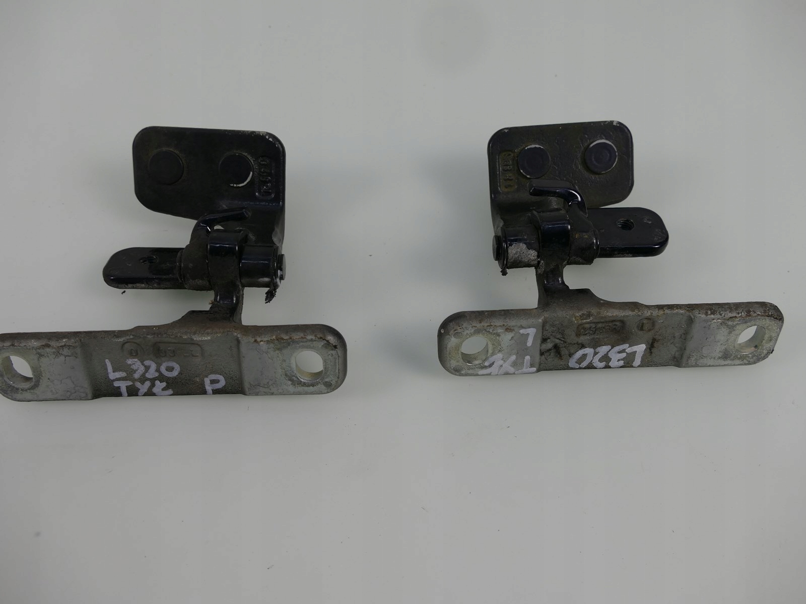 RANGE ROVER SPORT L320 hinges bonnet rear part LRC796