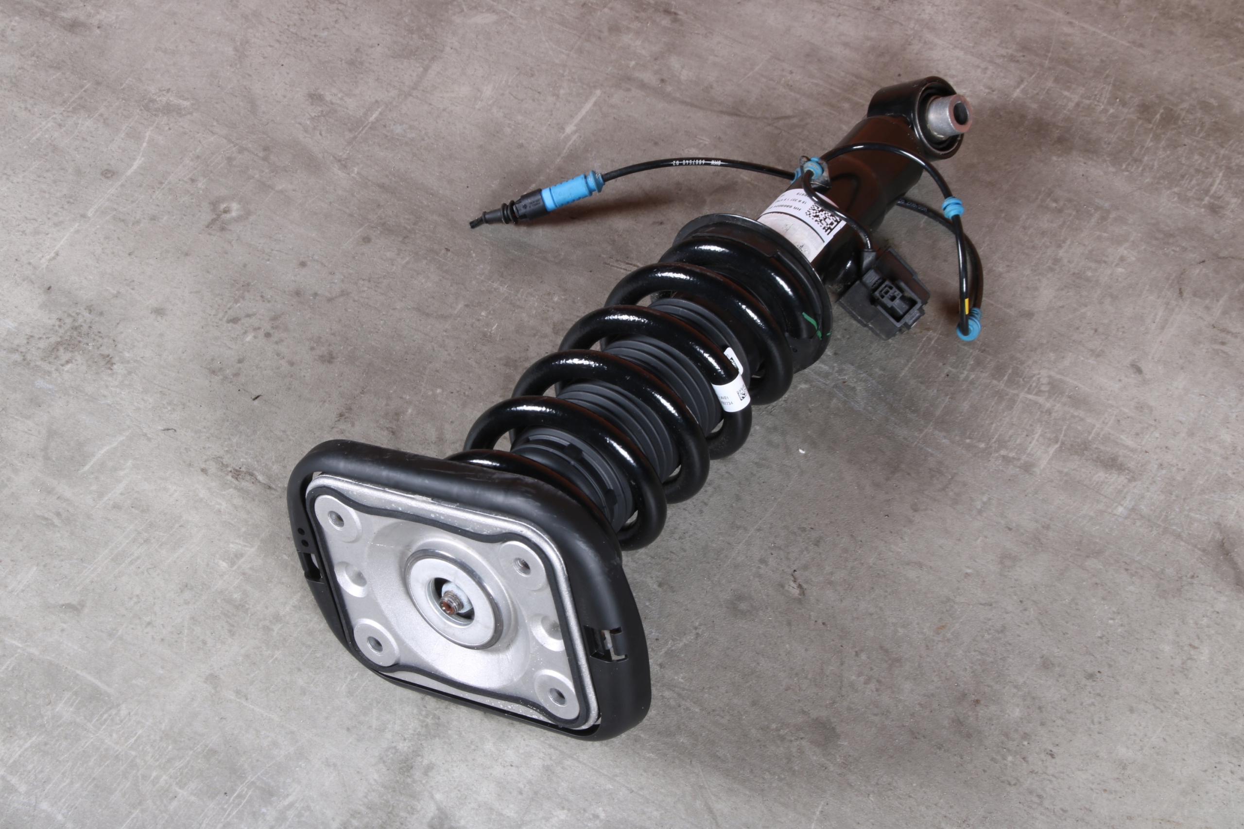 BMW X5 G05 shock absorber right rear part rear VDC 6869024