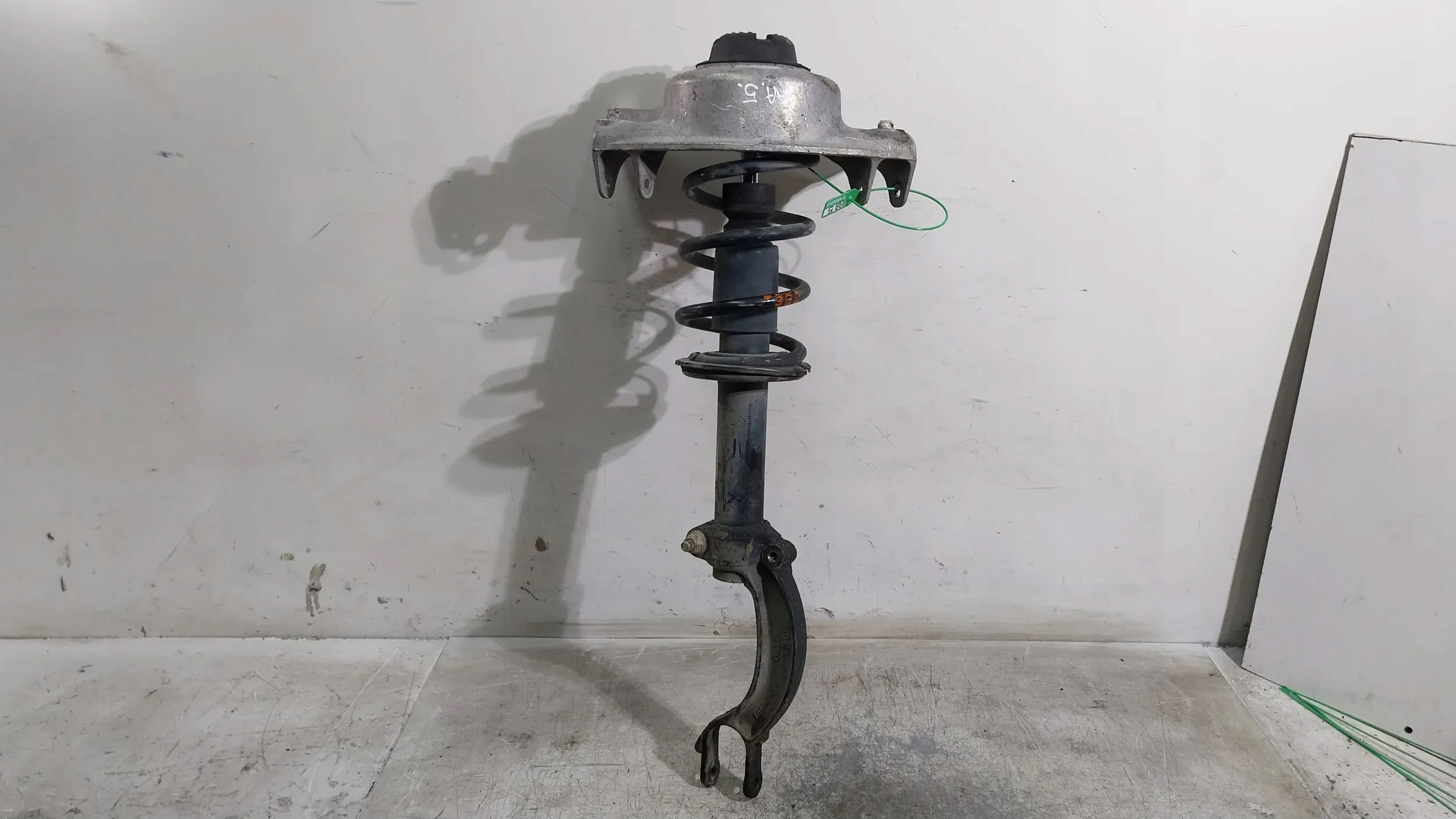 shock absorber front left 8K0413031BG AUDI A4 B8 A5 Q5