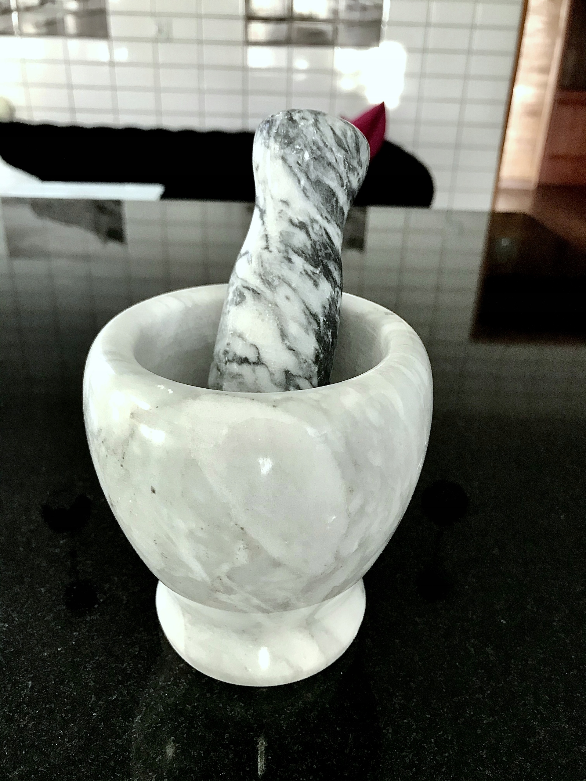 SOLIDNY MOŹDZIERZ Z TŁUCZKIEM Z MARMURU Marka Edel HOFF