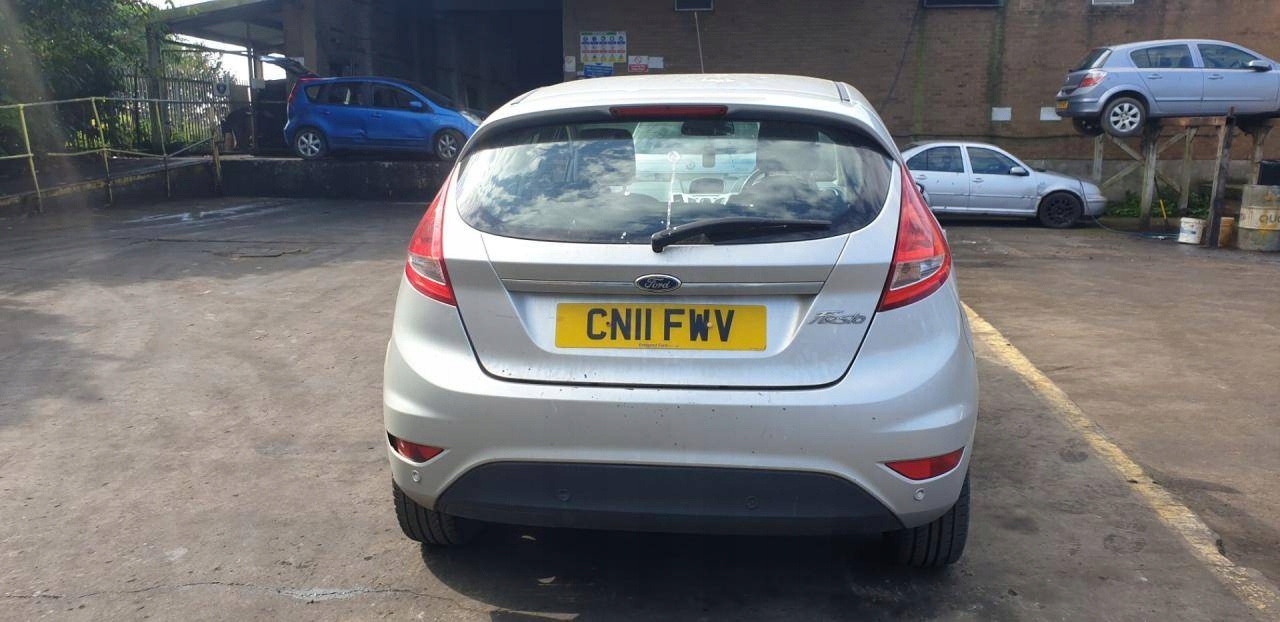 spoiler heckklappe heck Ford Fiesta 6 2011 8A61-A44210-BDW