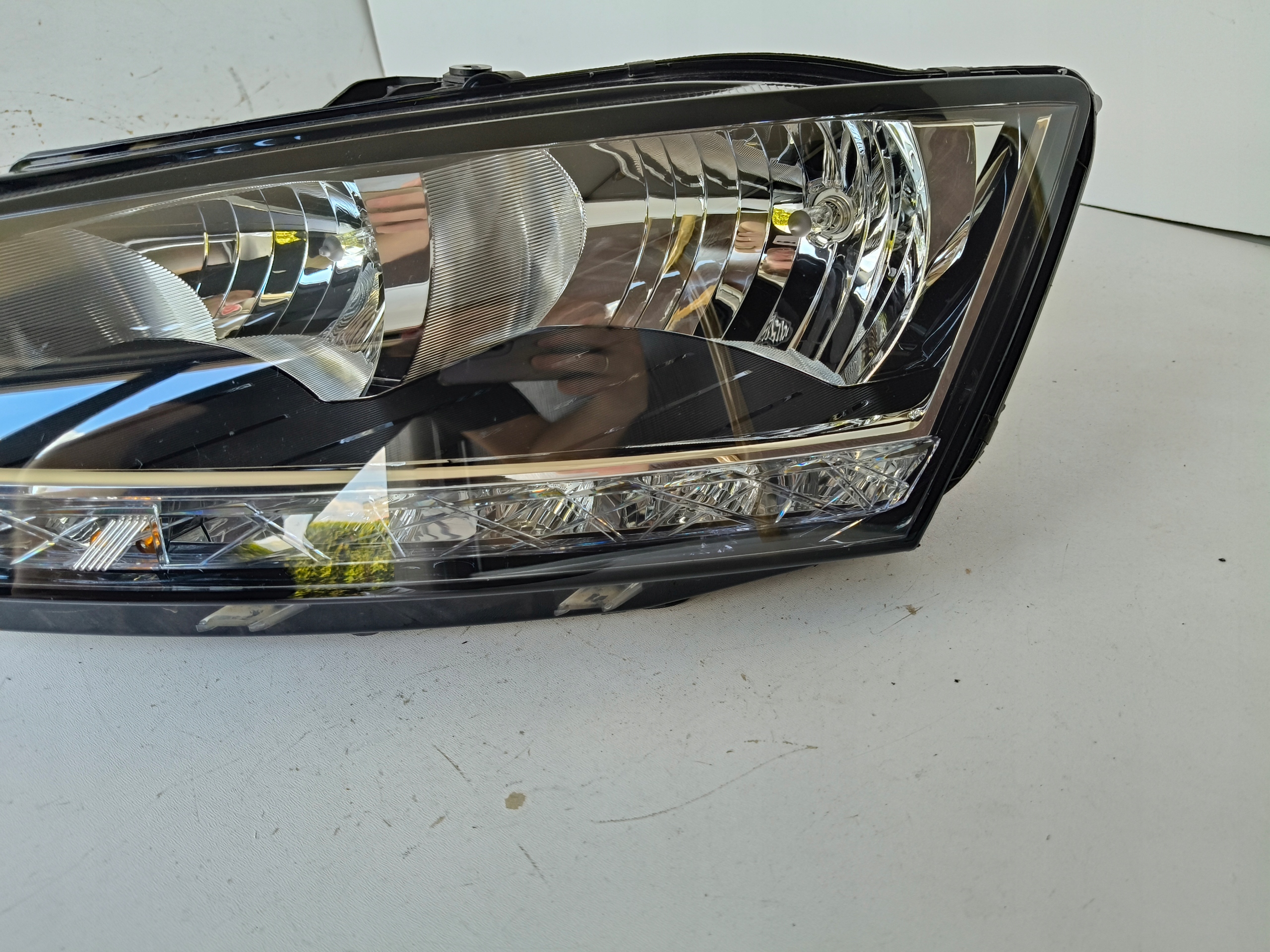 light left REFLEKTOR SKODA FABIA III 3 6V 6V0 18- LIFT LED