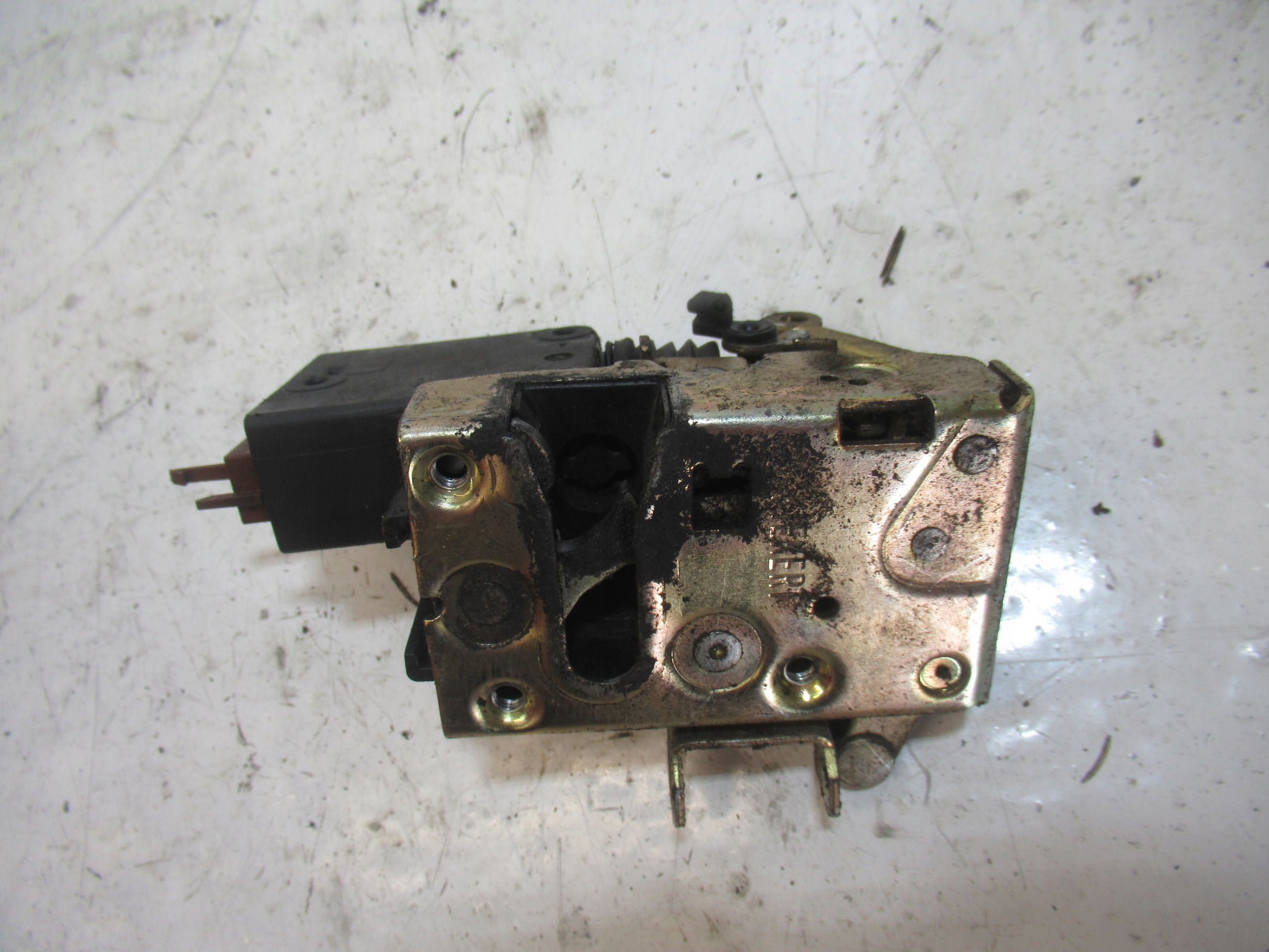 lock door right front PEUGEOT 106