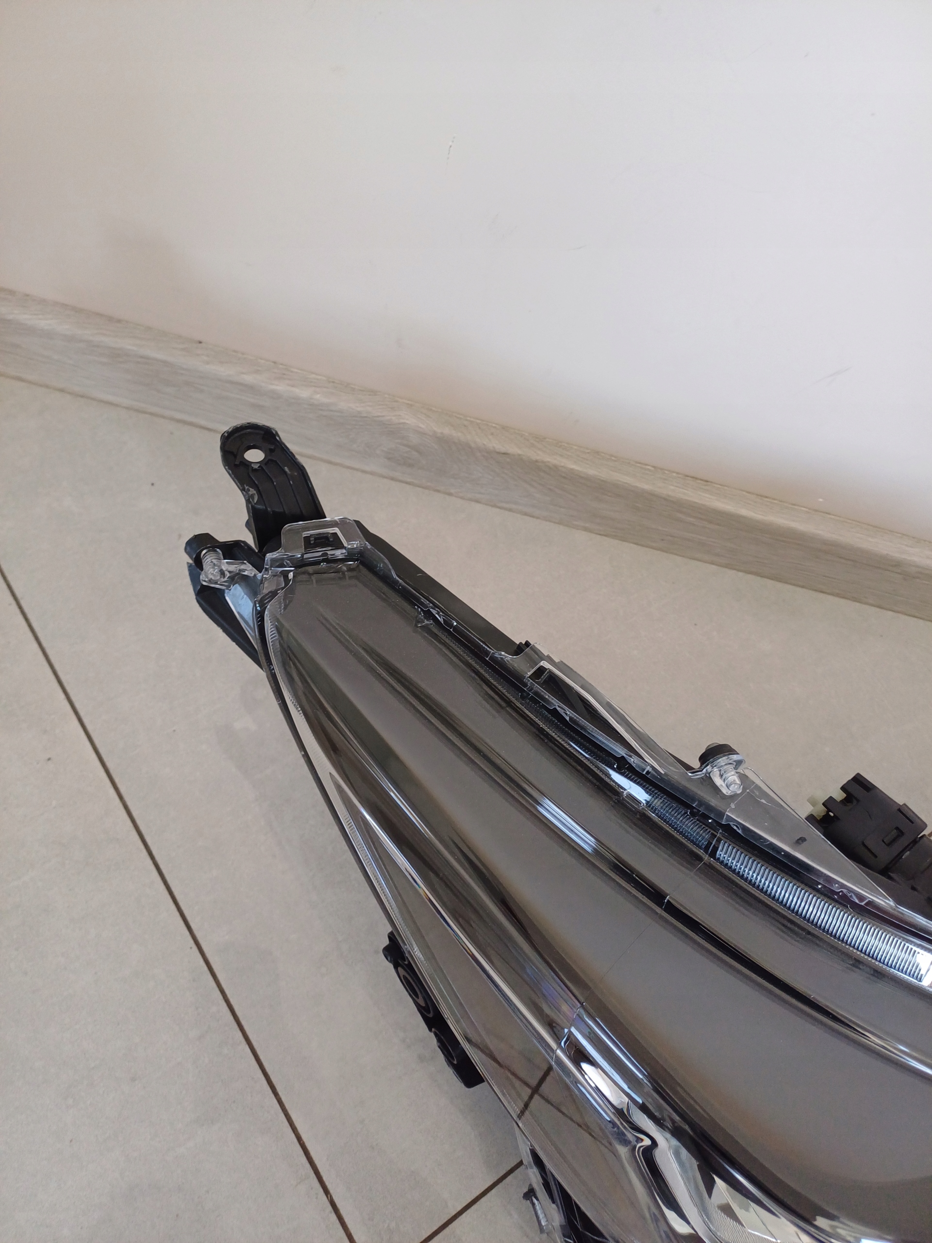light right front front TOYOTA COROLLA E21 XII 90119224