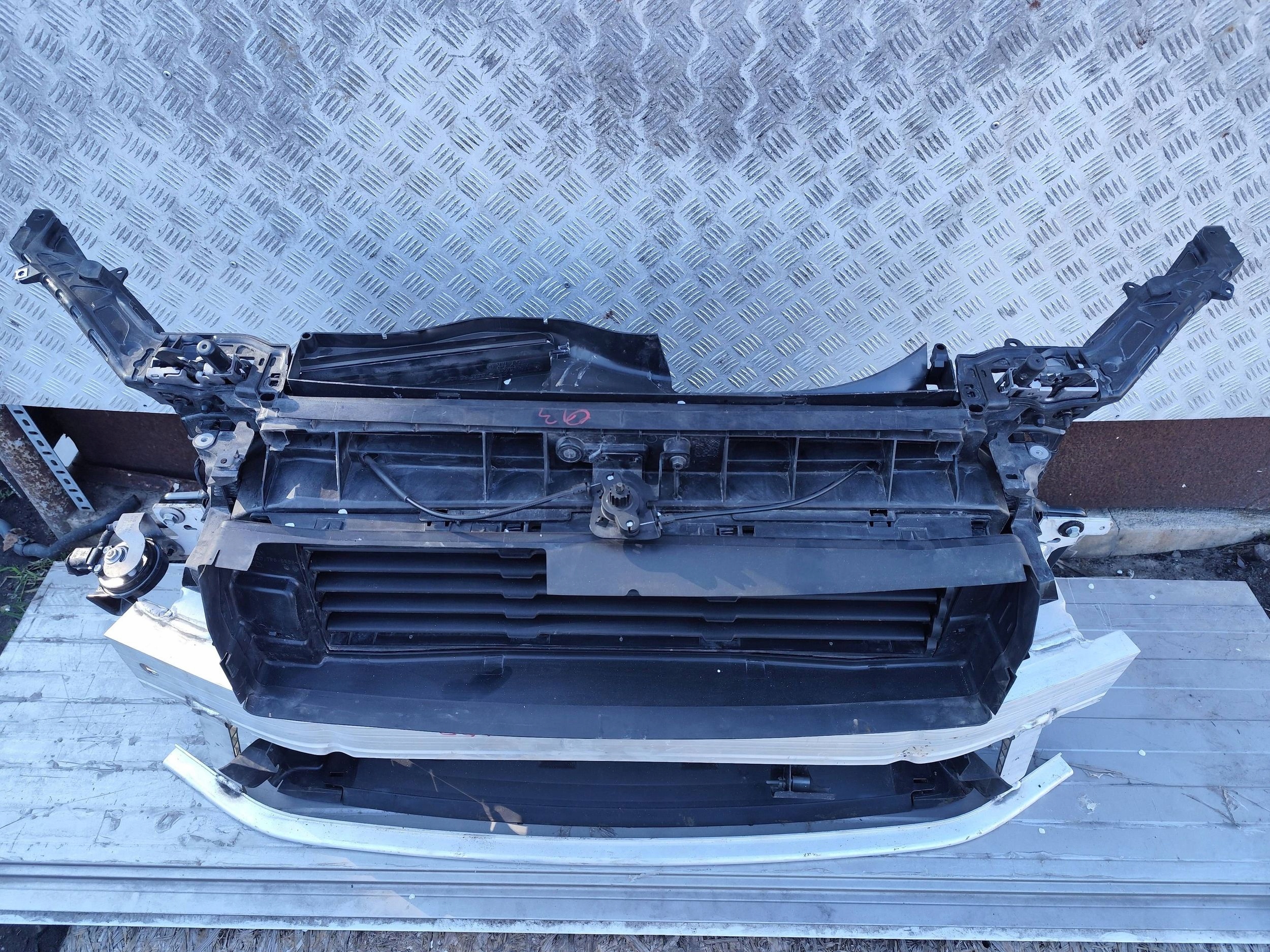 AUDI Q3 II 83A support panel for radiators radiator KOMPLET DEMONTAZ