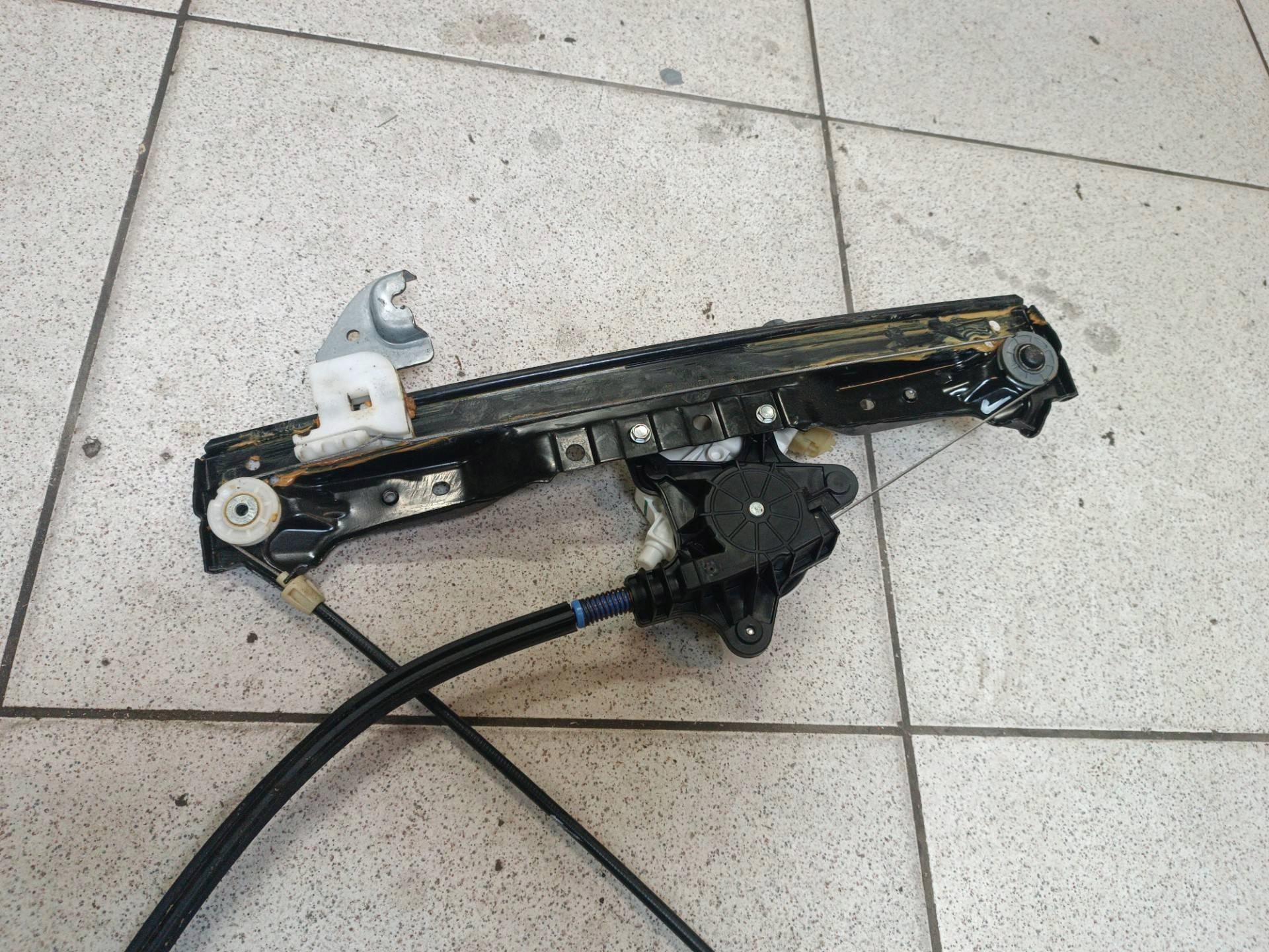 window regulator electrical rear part left side Chrysler Town and Country