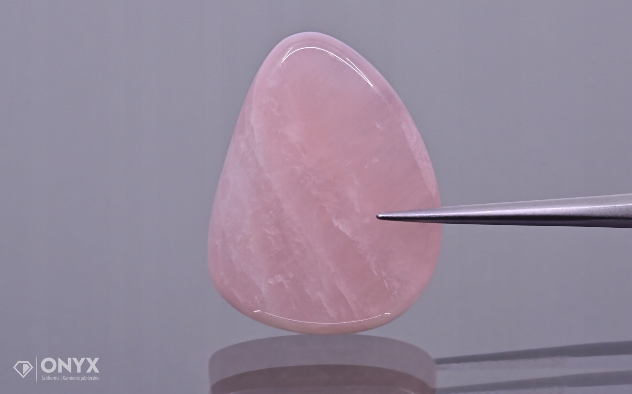 Křemen růžový konvexní nepravidelná deska 27x21 mm