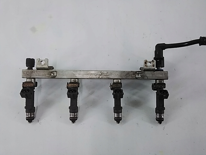 C94 OPEL CORSA D 1.2 LISTWA WTRYSKOWA 02580151208