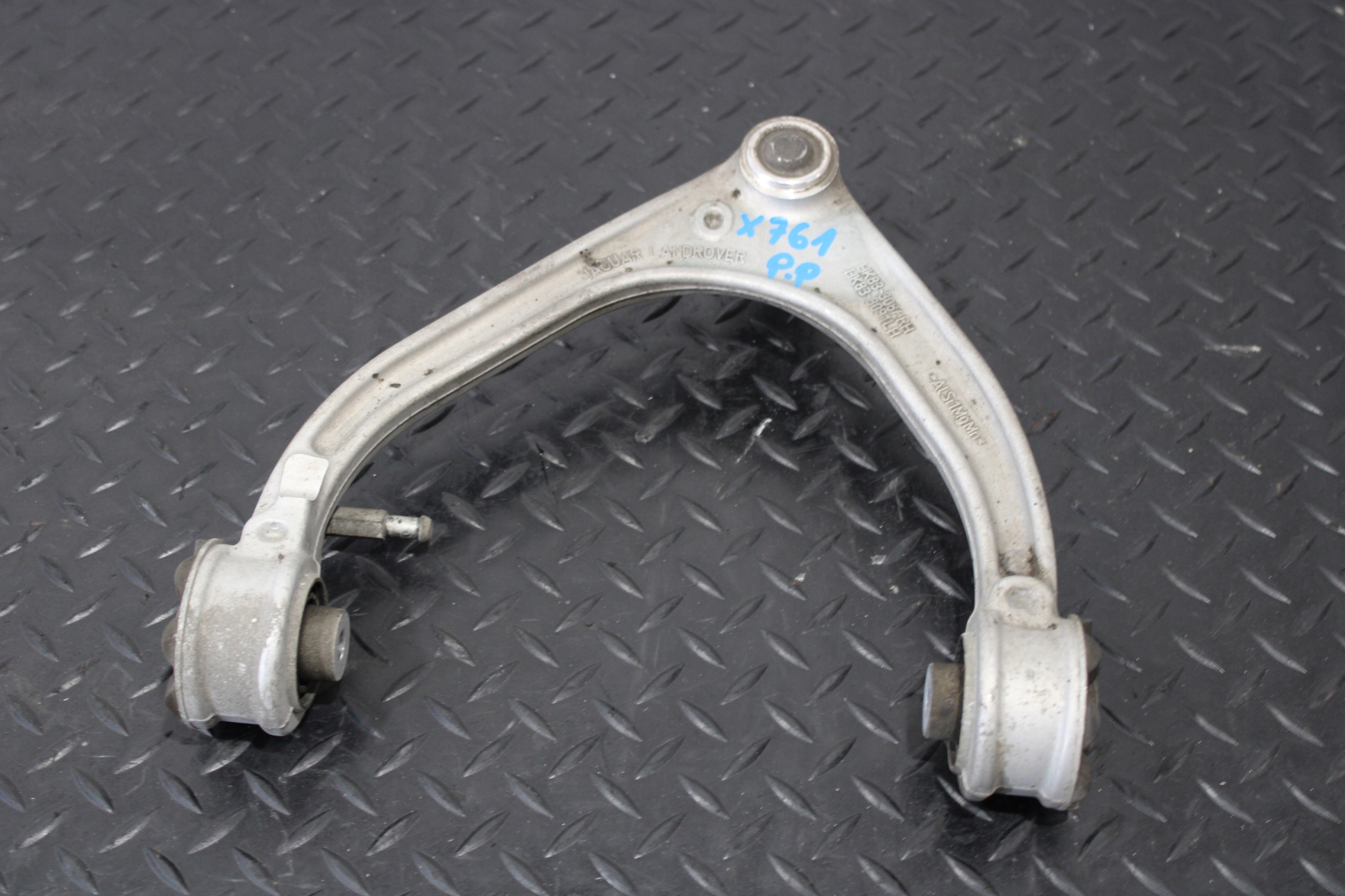 arm upper right front JAGUAR F-PACE X761 HK83-3084