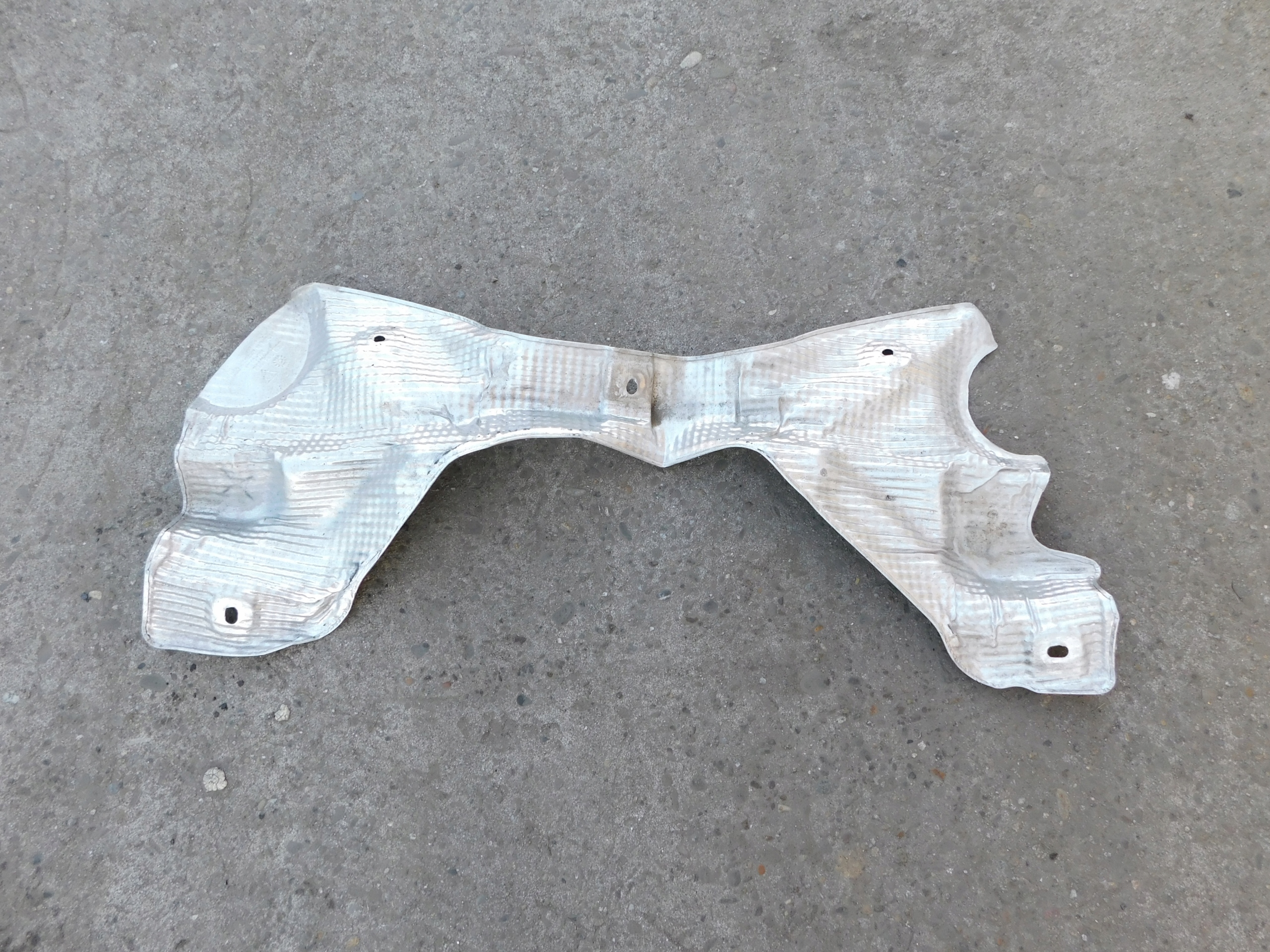 Porsche Macan 95b LIFT Blende Abdeckung termiczna 95B804158