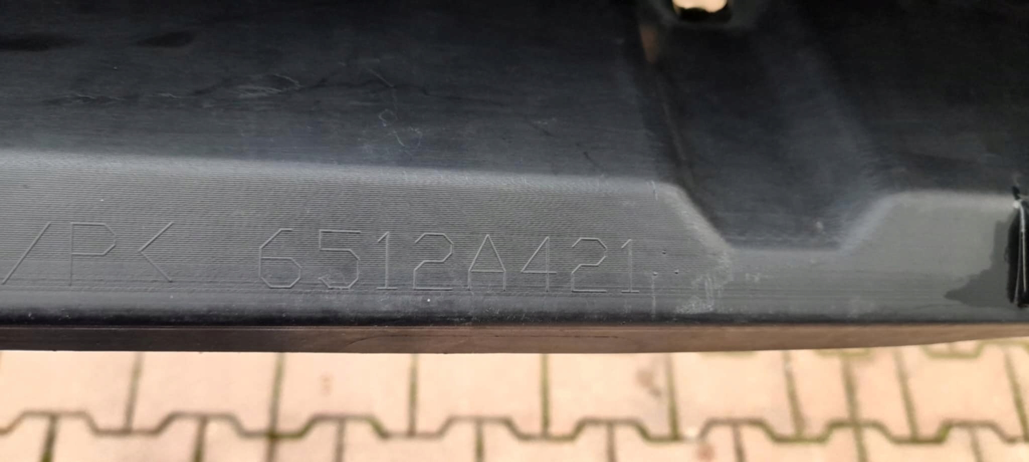 moulding threshold left MITSUBISHI OUTLANDER III 6512A421
