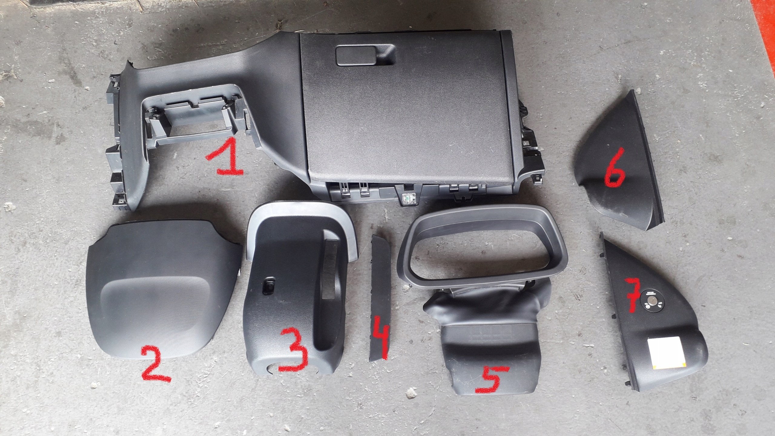 HYUNDAI I20 III 2020- OSŁONA ZAŚLEPKA RAMKA DASZEK