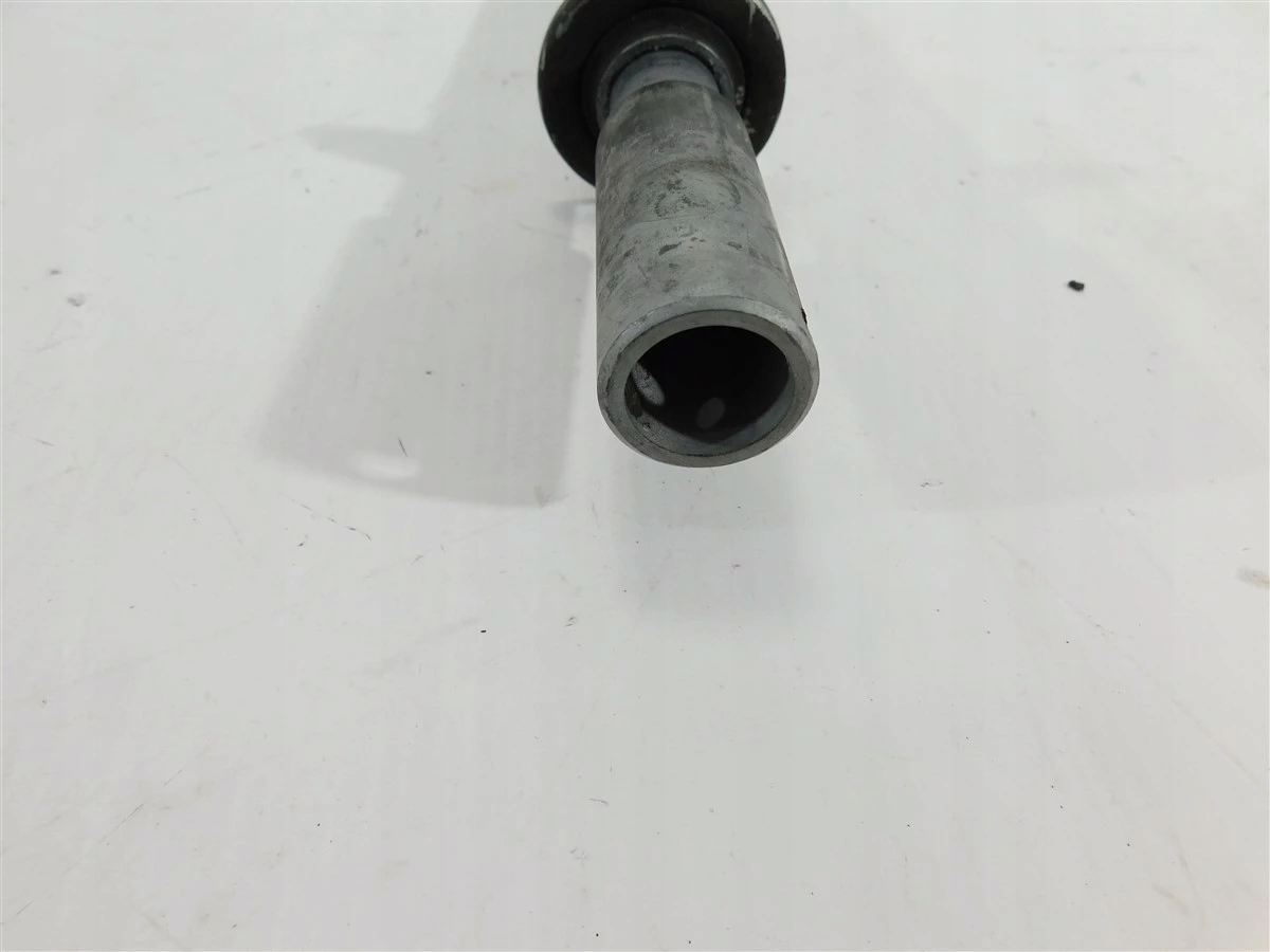 OŚ KOŁA PRZÓD PRZEDNIA BMW R 850 R 94-01 U-11 2335577 Producent BMW OE