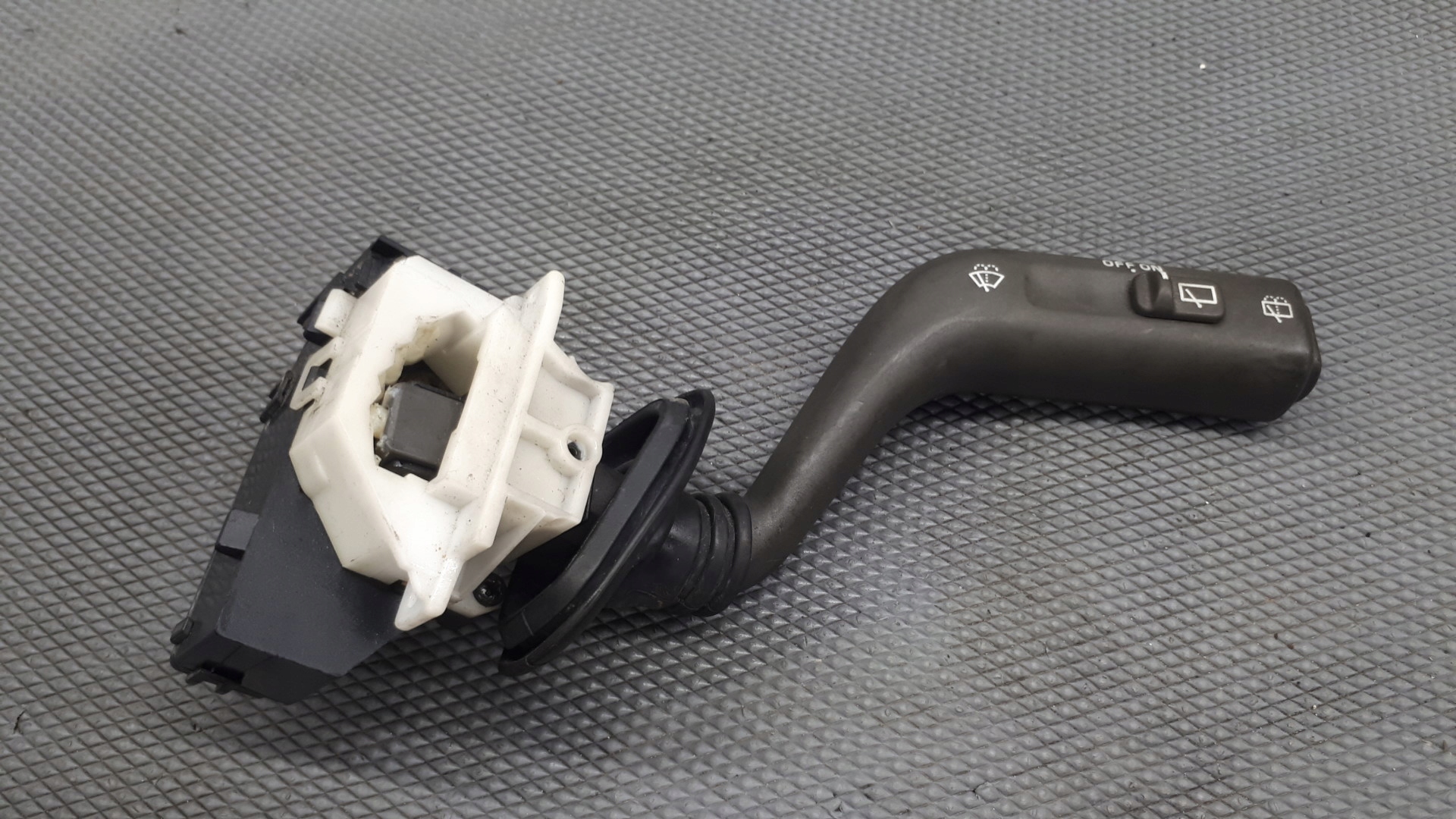 przelacznik manetka wycieraczek volvo v40