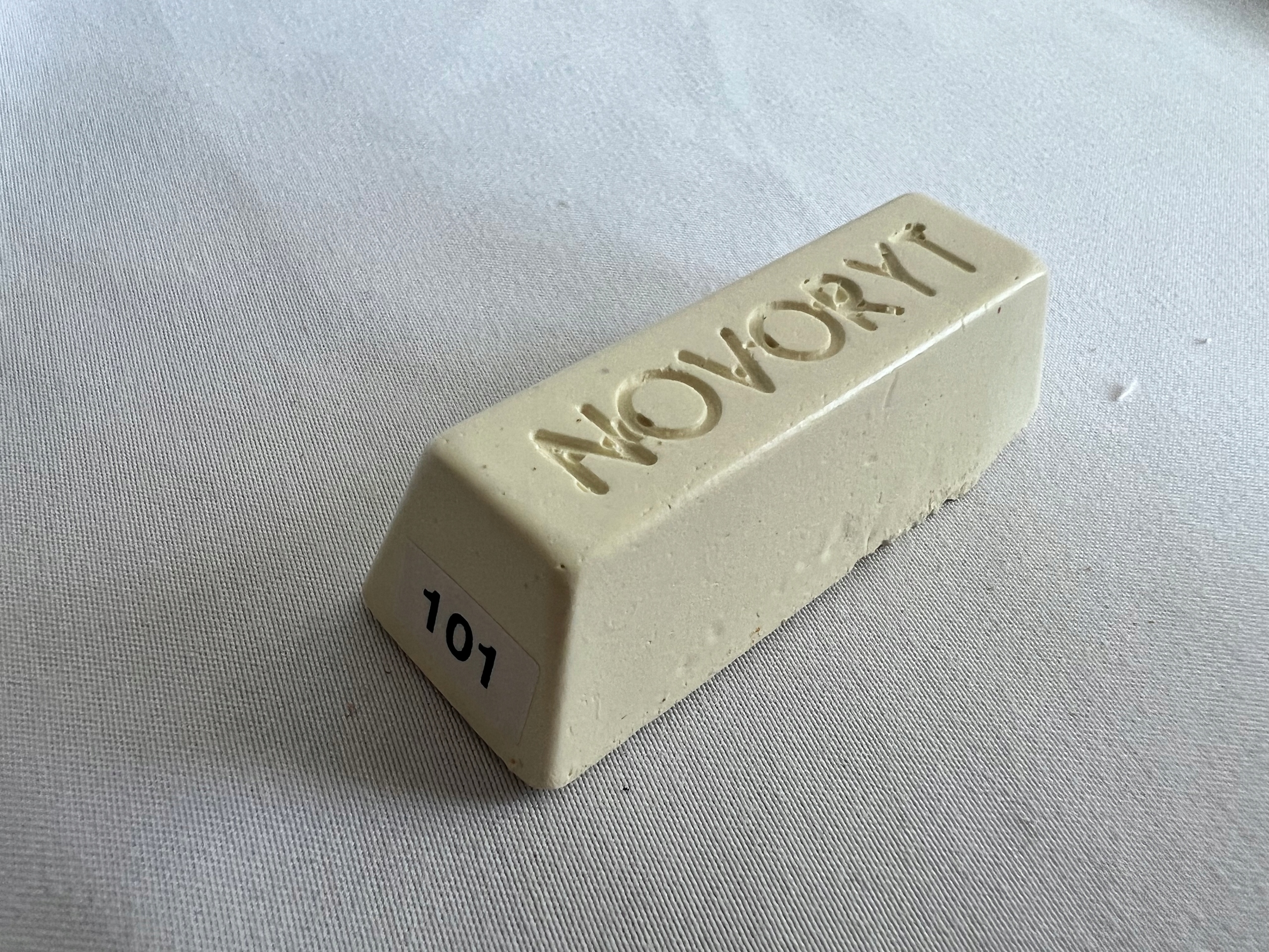 WOSK TWARDY DO RETUSZU DREWNA NOVORYT 101