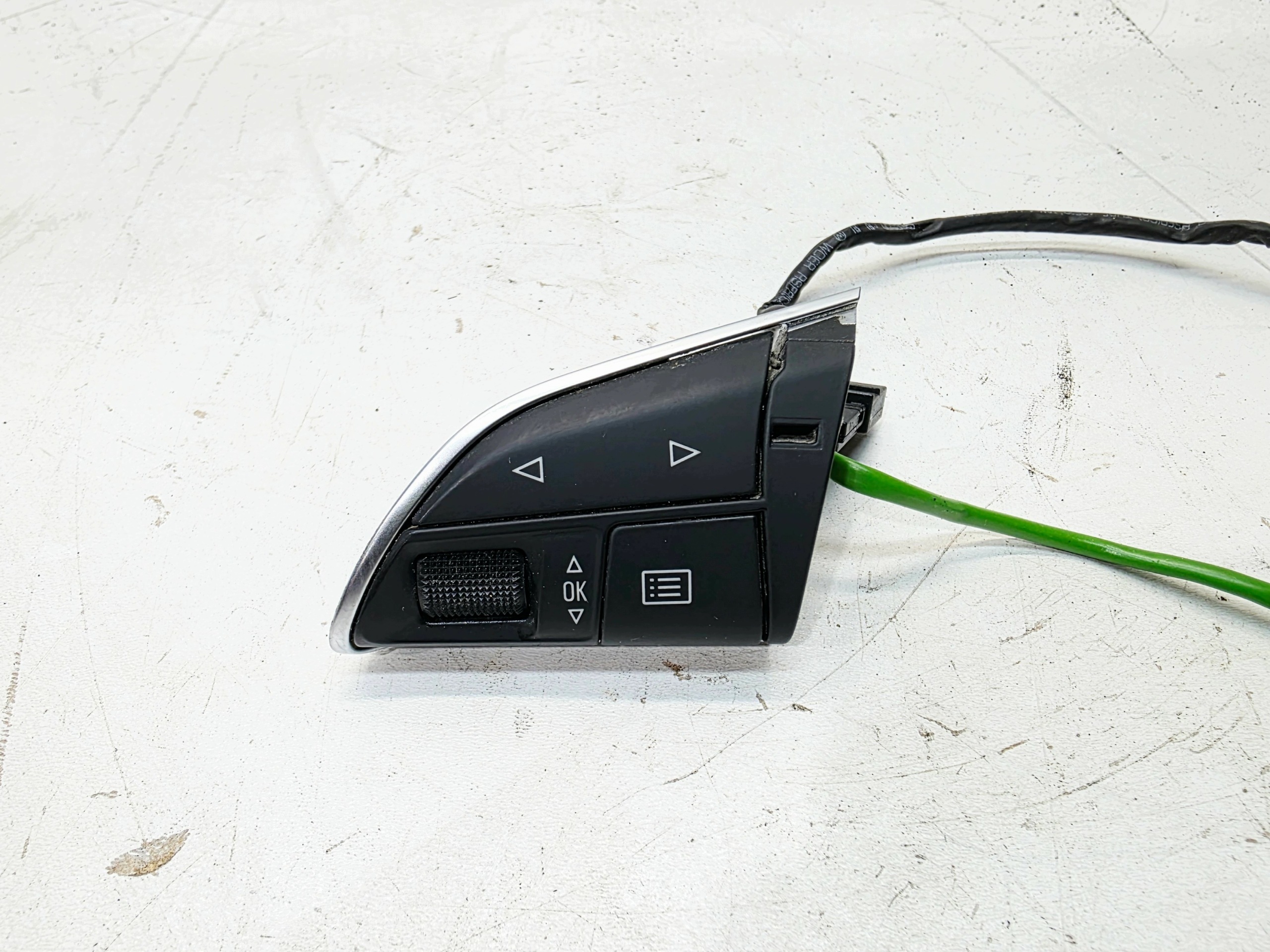 GUZIK button MULTIFUNKCJI CHROM AUDI A3 8V Q3 8U 8U0951523