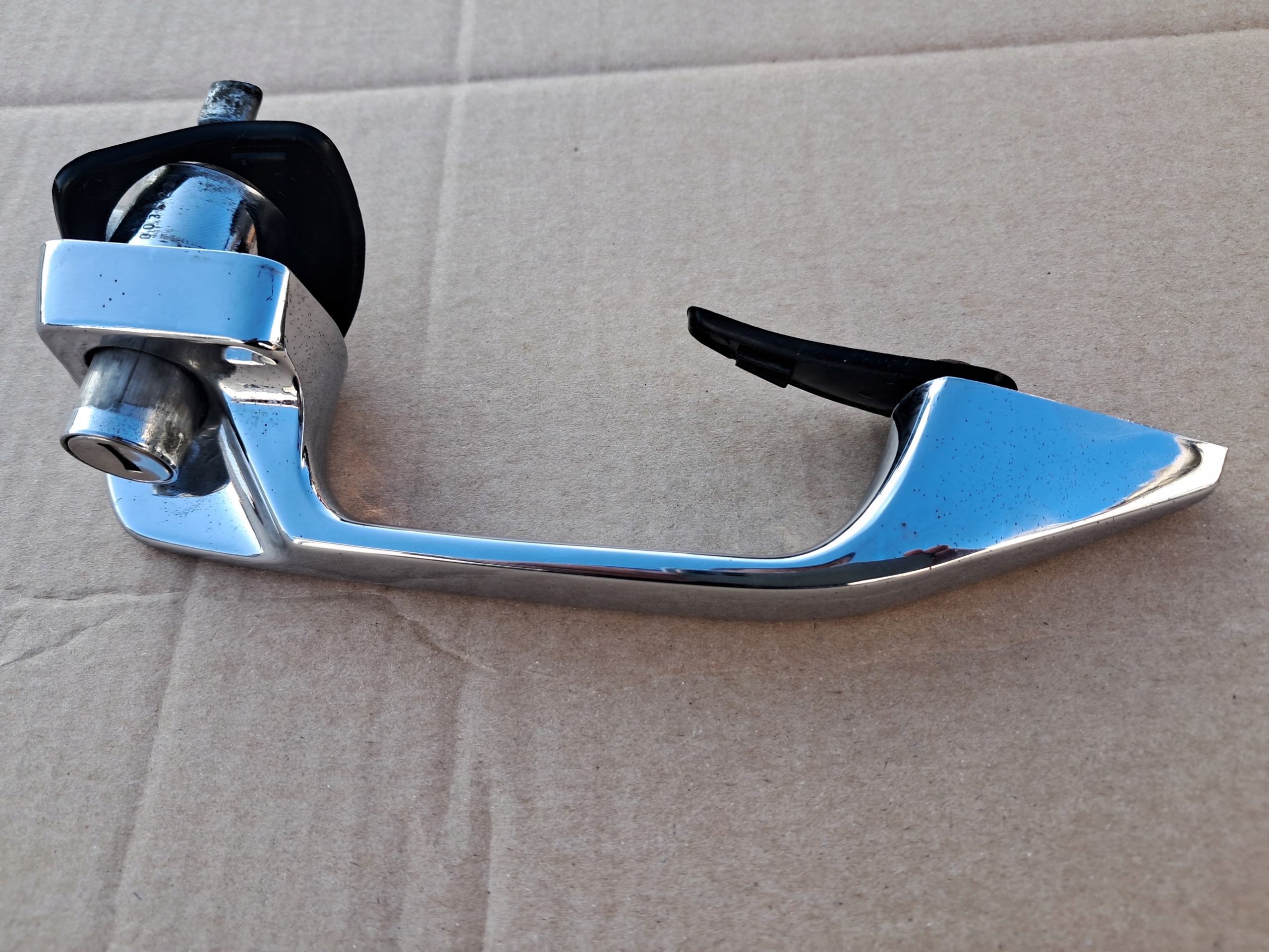 handle left front MERCEDES W114 W115 1157660101