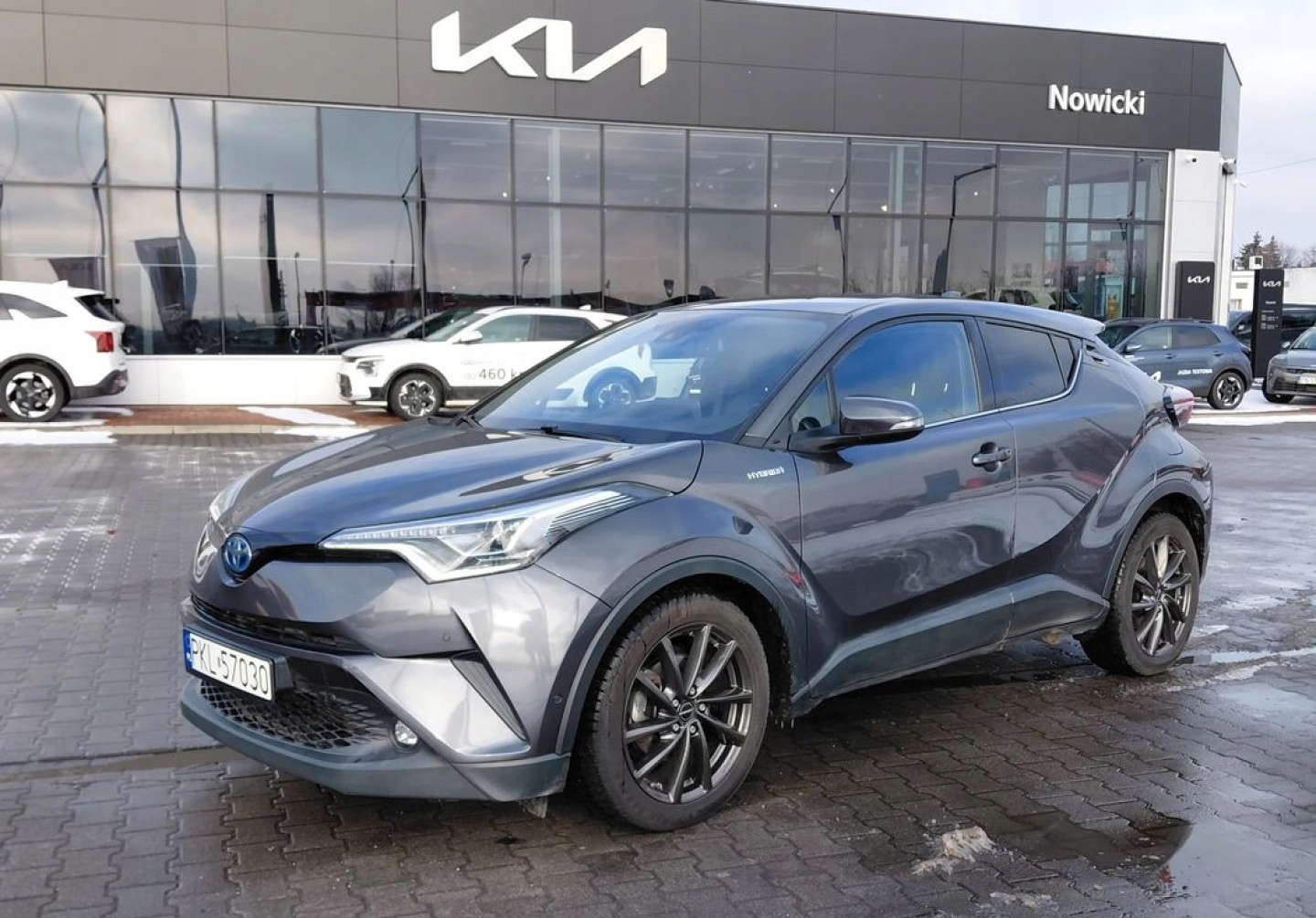 Toyota C-HR 1.8 Hybryda 122KM