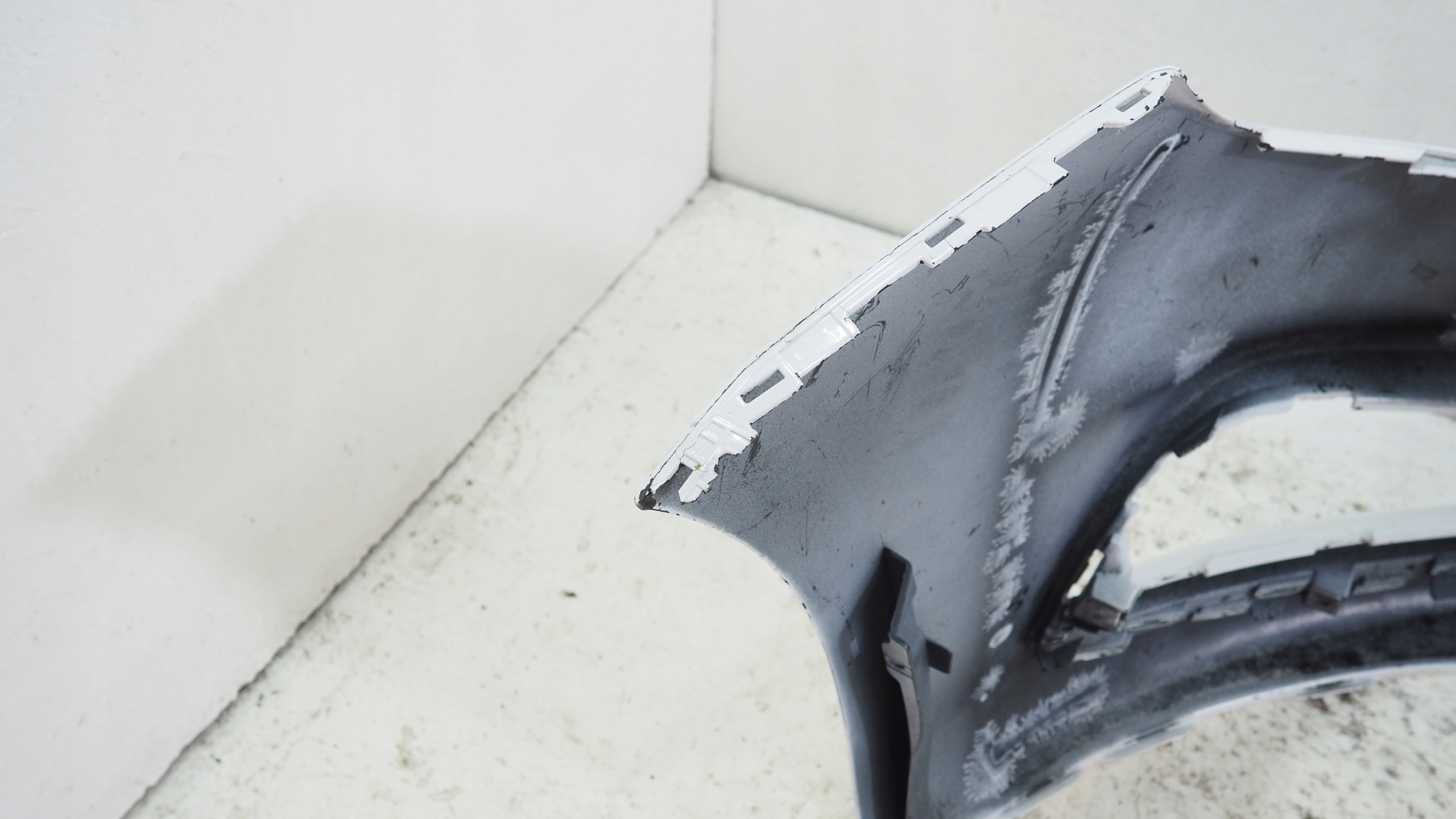 Opel Astra V K bumper front front 39052730