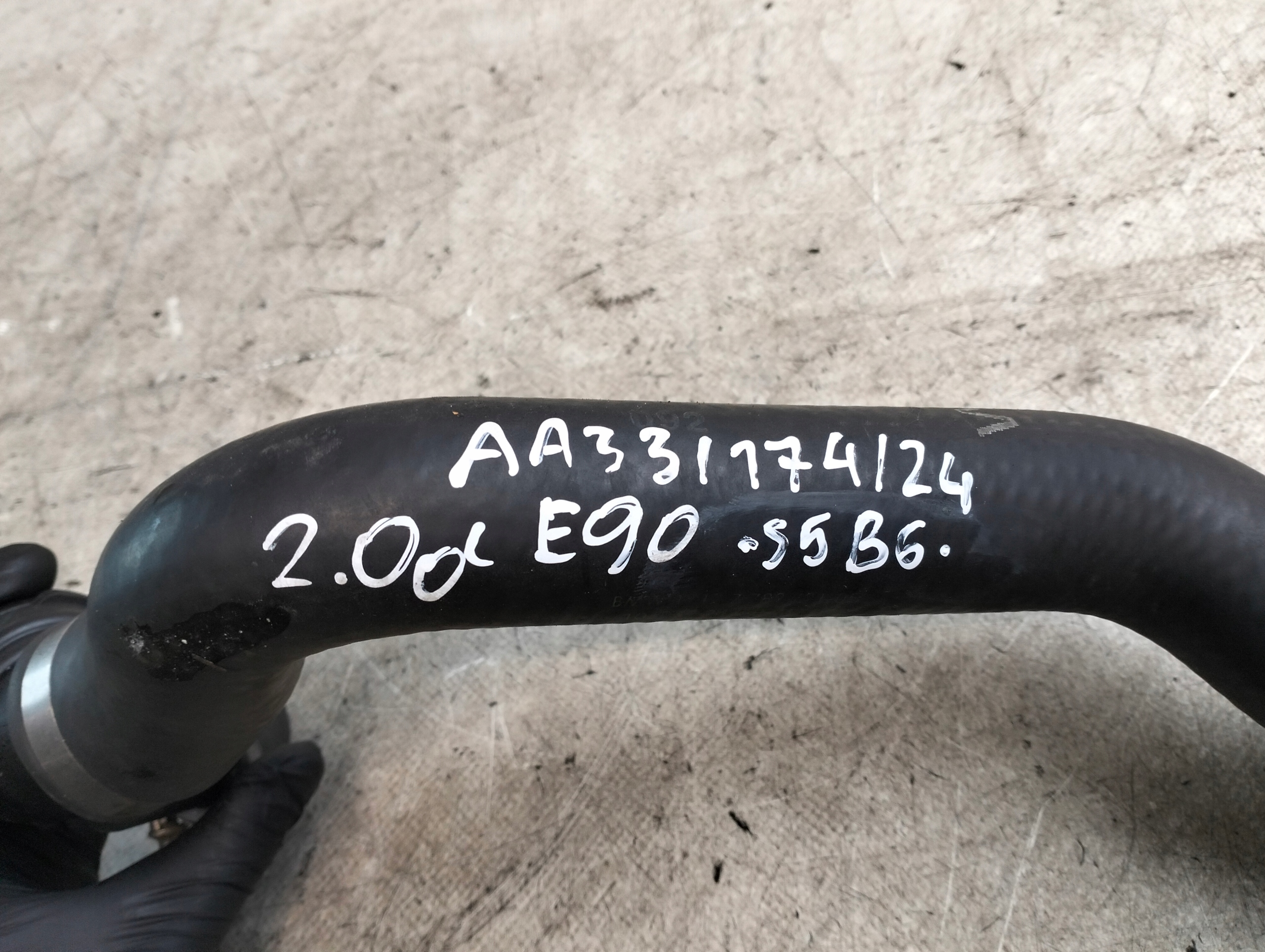 prijenos crijevo vode hladnjaka BMW E90 2.0D 2007r OE 7789721
