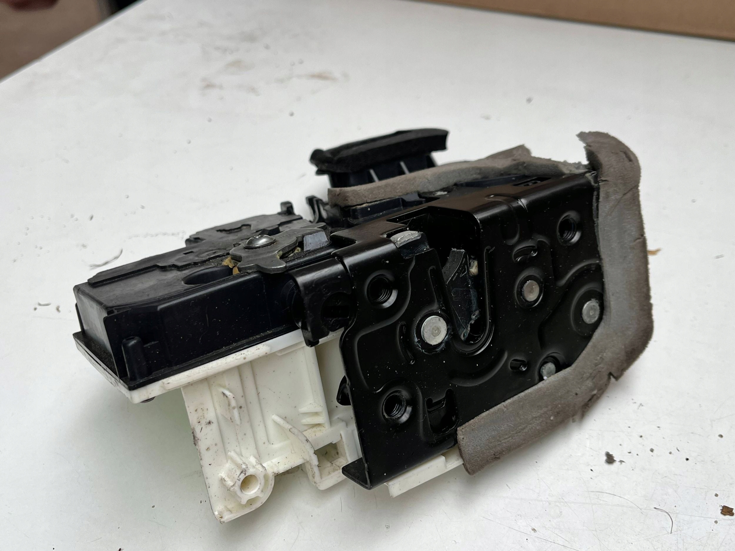 AUDI A7 4K8 lock door right rear part 4K0839016P !J