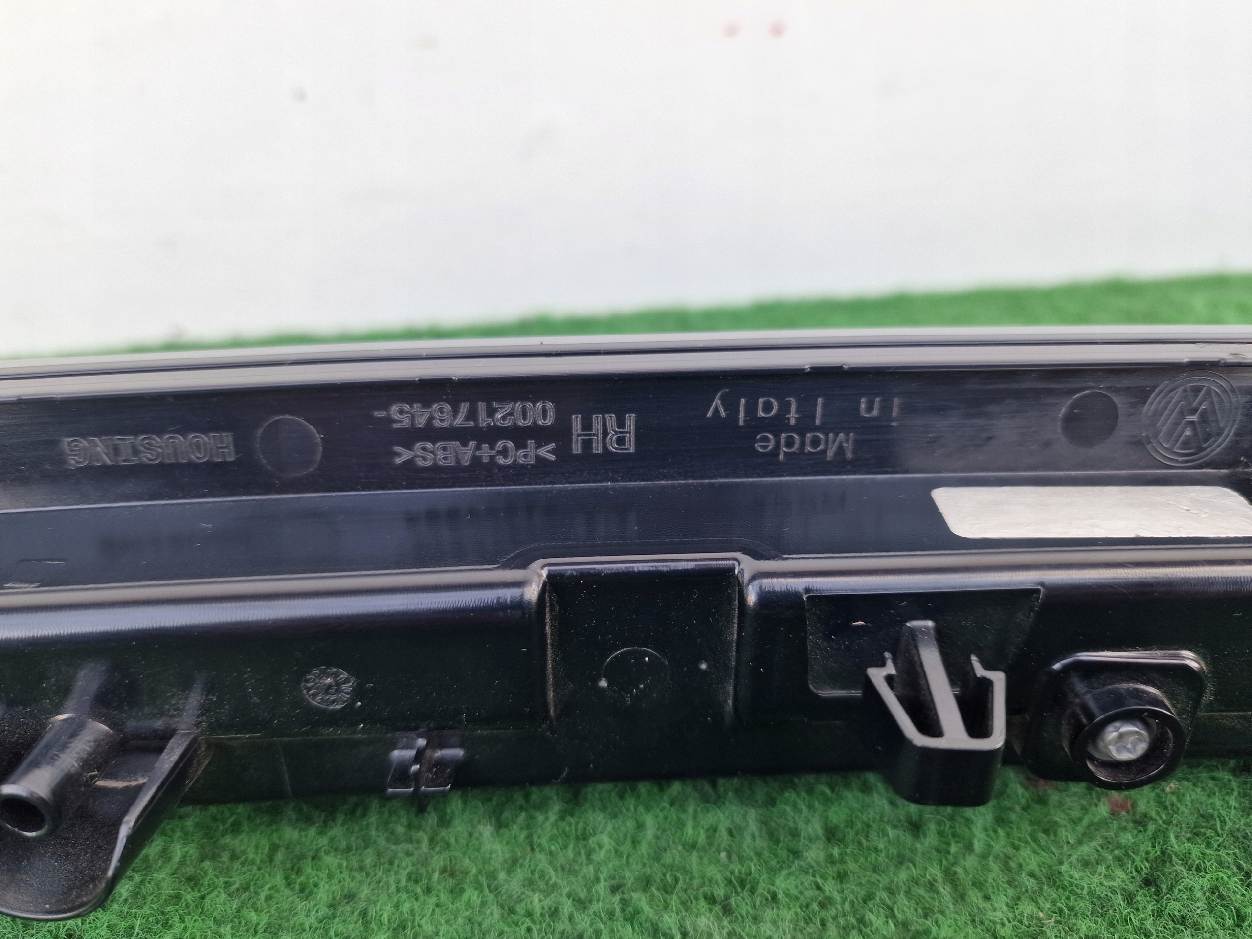 VW ID.4 ID.5 right light of a bumper front LED light DRL KA22/UL566