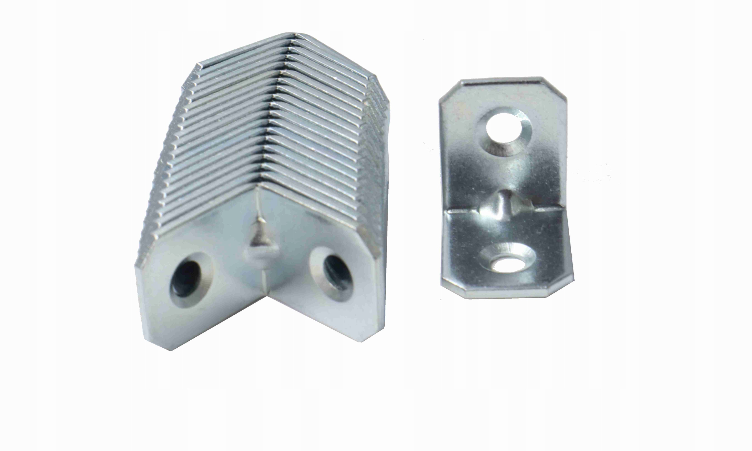 

Kątownik Meblowy 20x20x16 (100 sztuk)