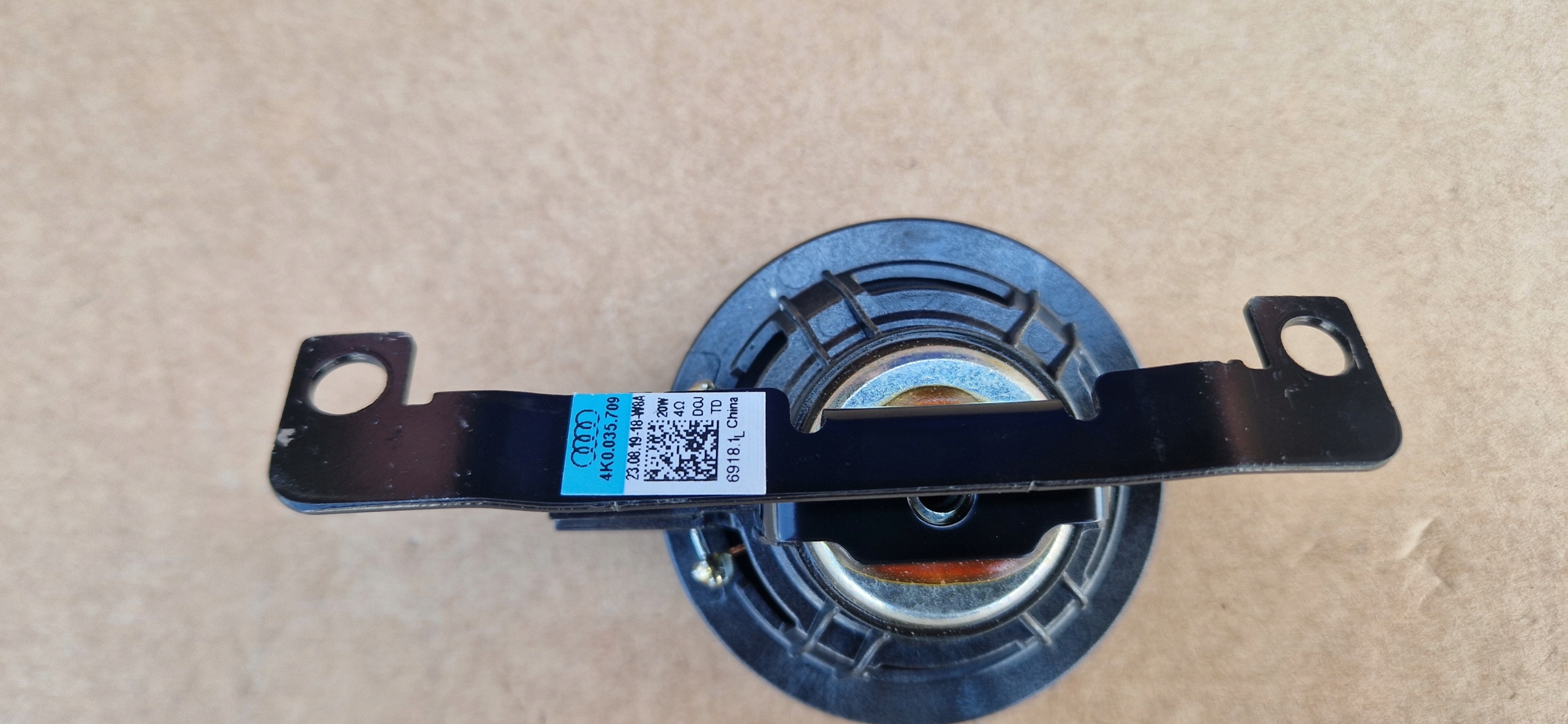 speaker AUDI 4K0035709 original as new left