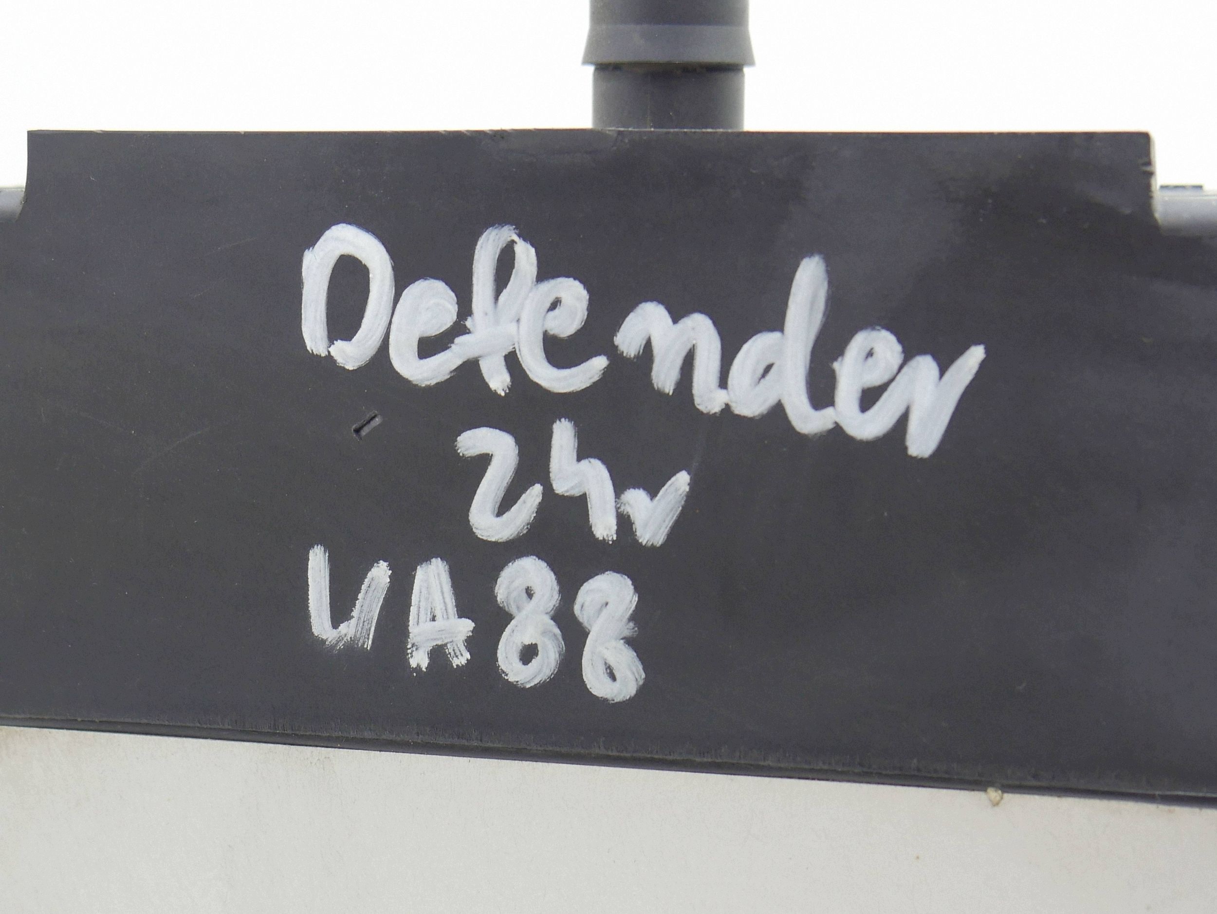 LADOWARKA per batteria LAND ROVER DEFENDER L663 L8B2-10C784-BD