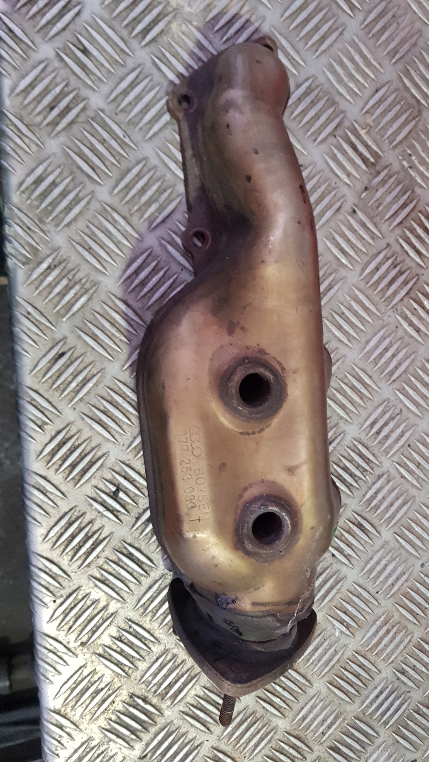 AUDI A6 C5 A8 D2 4.2 ispušna grana 077253033T