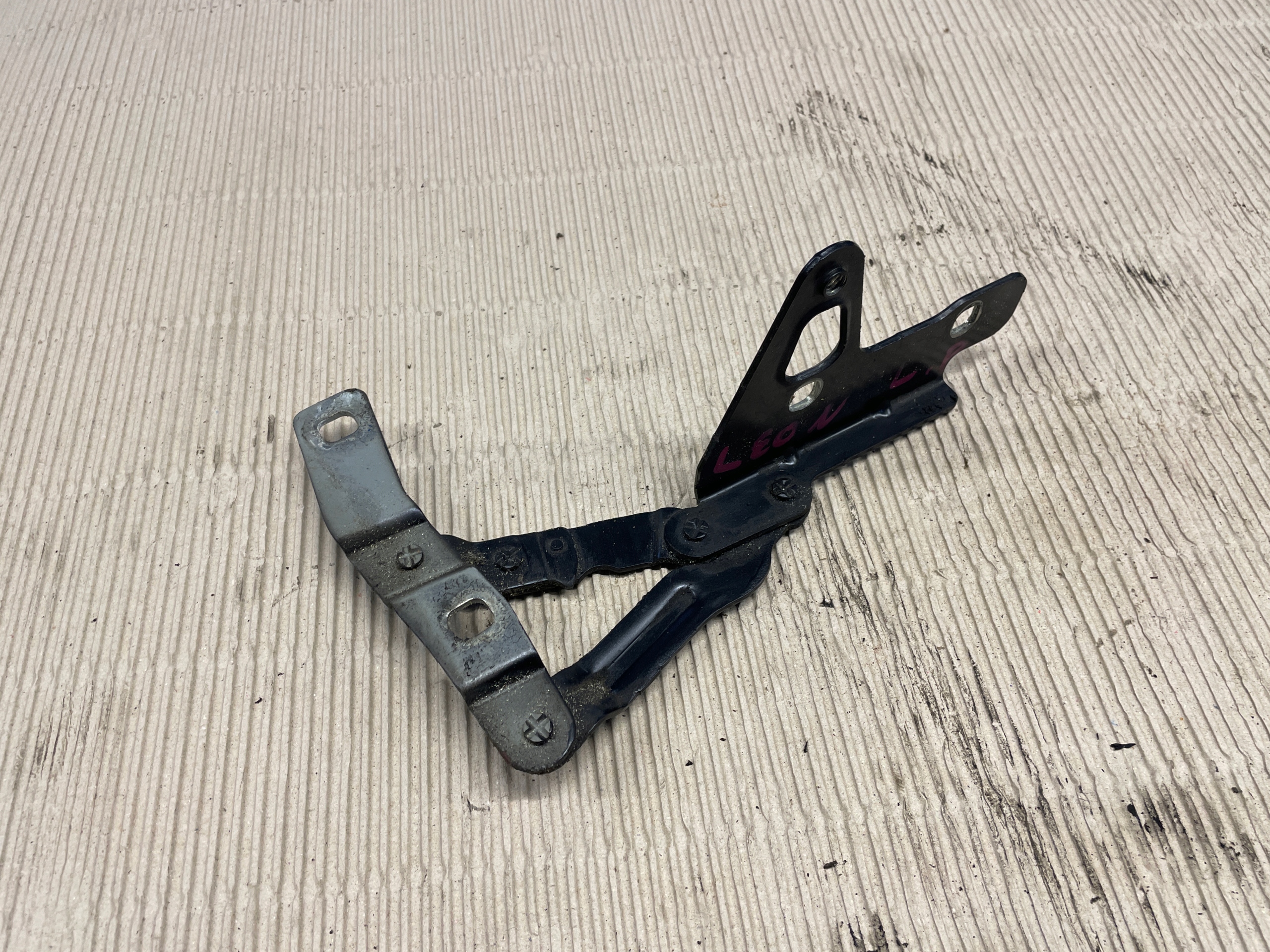 SEAT LEON II LIFT hinge bonnets left 1P0823301