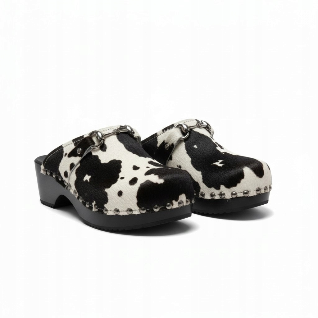 Chodítka s cvočky z hovězí kůže: černobílé kožené s chlupem, velikost vel.