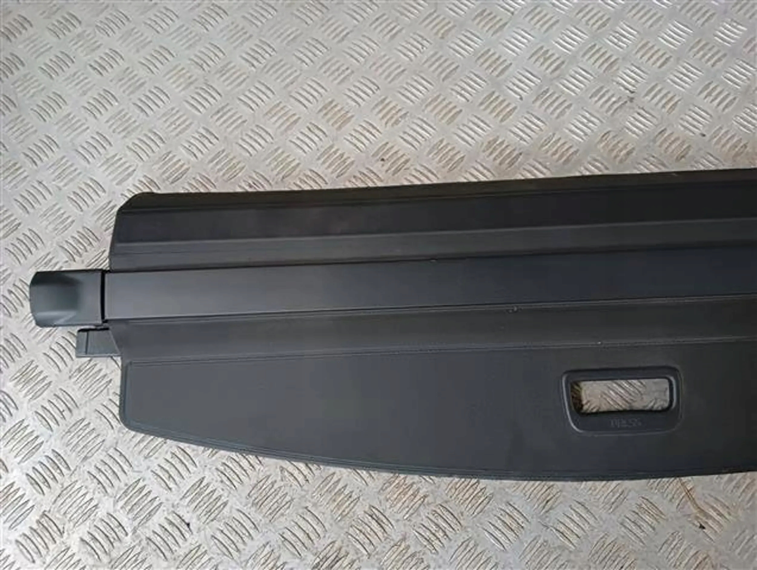 ROLETA BAGAŻNIKA 6V9867871B SKODA FABIA III KOMBI Numer katalogowy części 6V9867871B