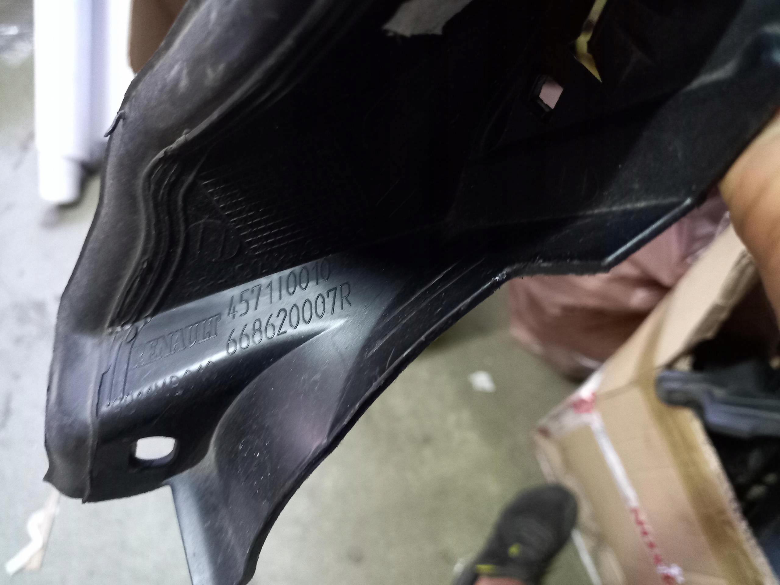 cover under the window right RENAULT MEGANE III 08-16