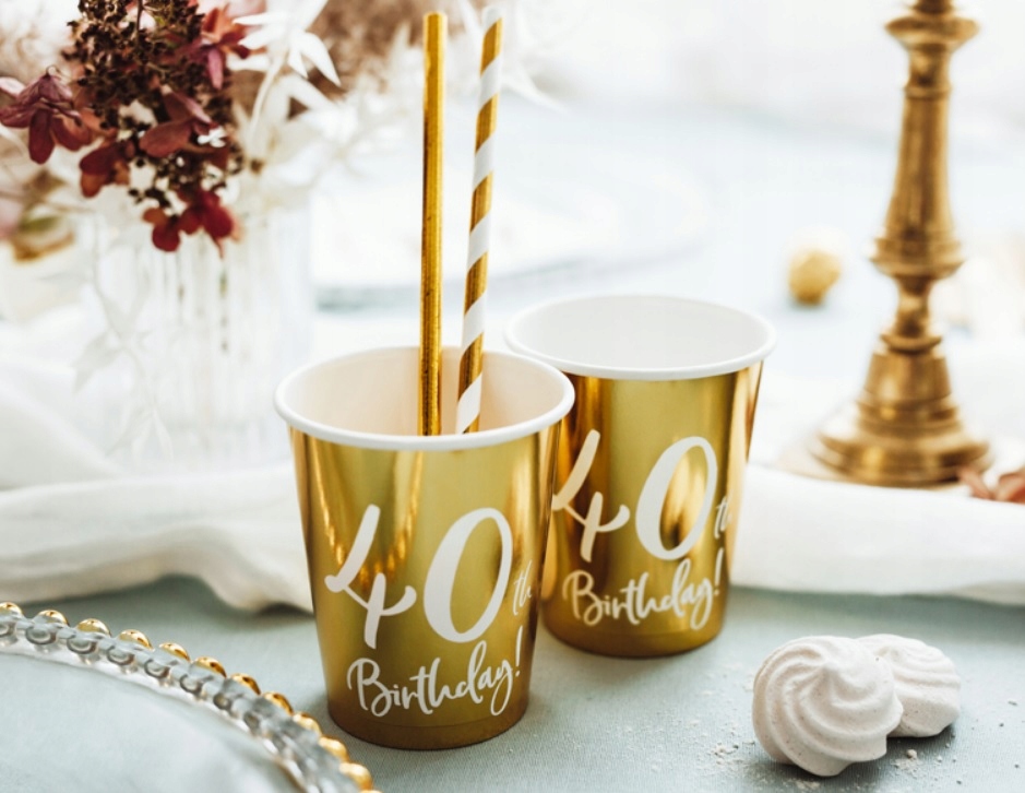 Kubeczki Talerzyki Słomki Zestaw Złote Urodziny 40 Pojemność 220 ml