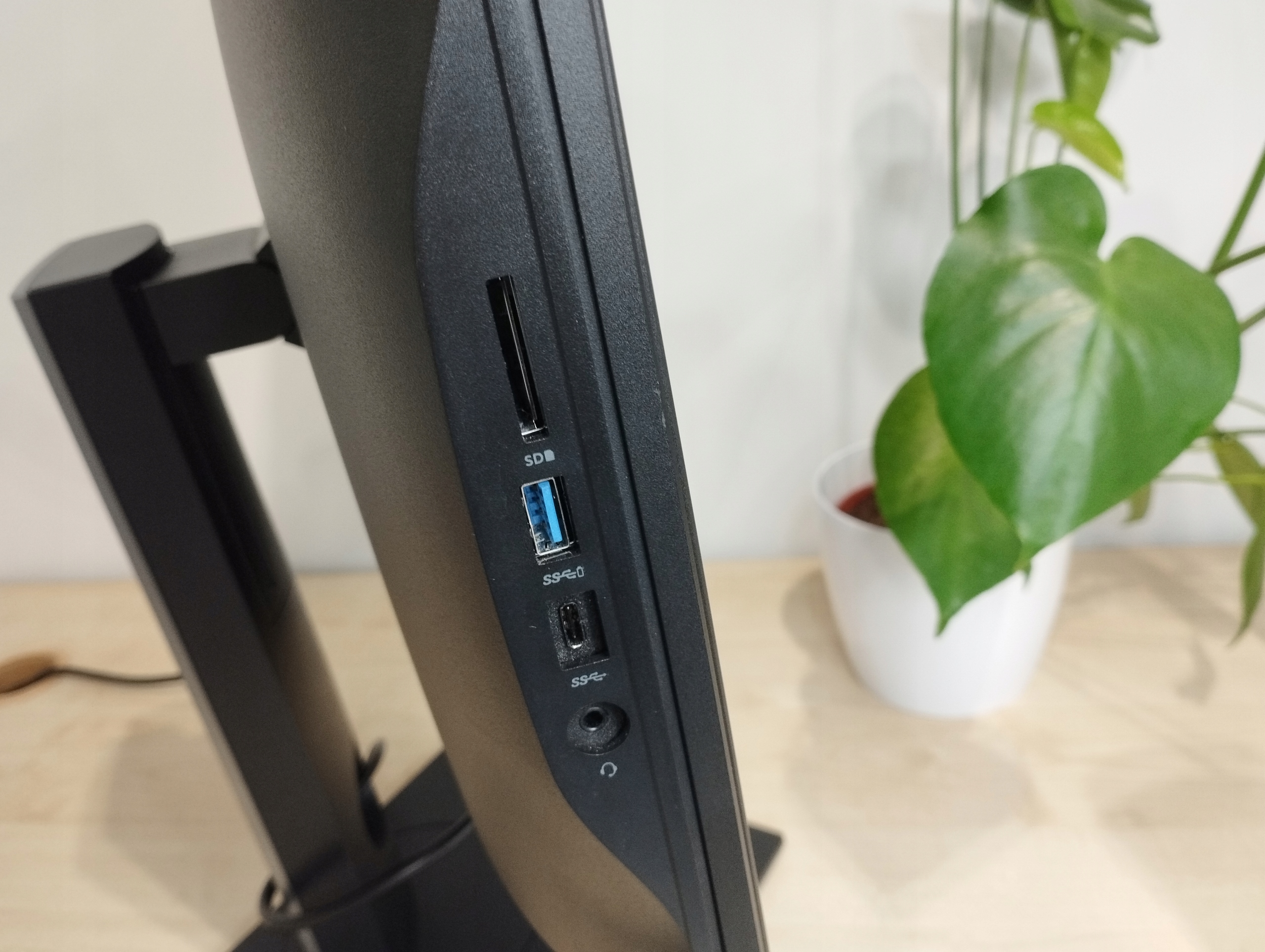 WIELOZADANIOWY! DELL 7450 AIO|i3-6 gen|8GB 120SSD|24'' IPS WIFI + OFFICE Pojemność dysku 120 GB