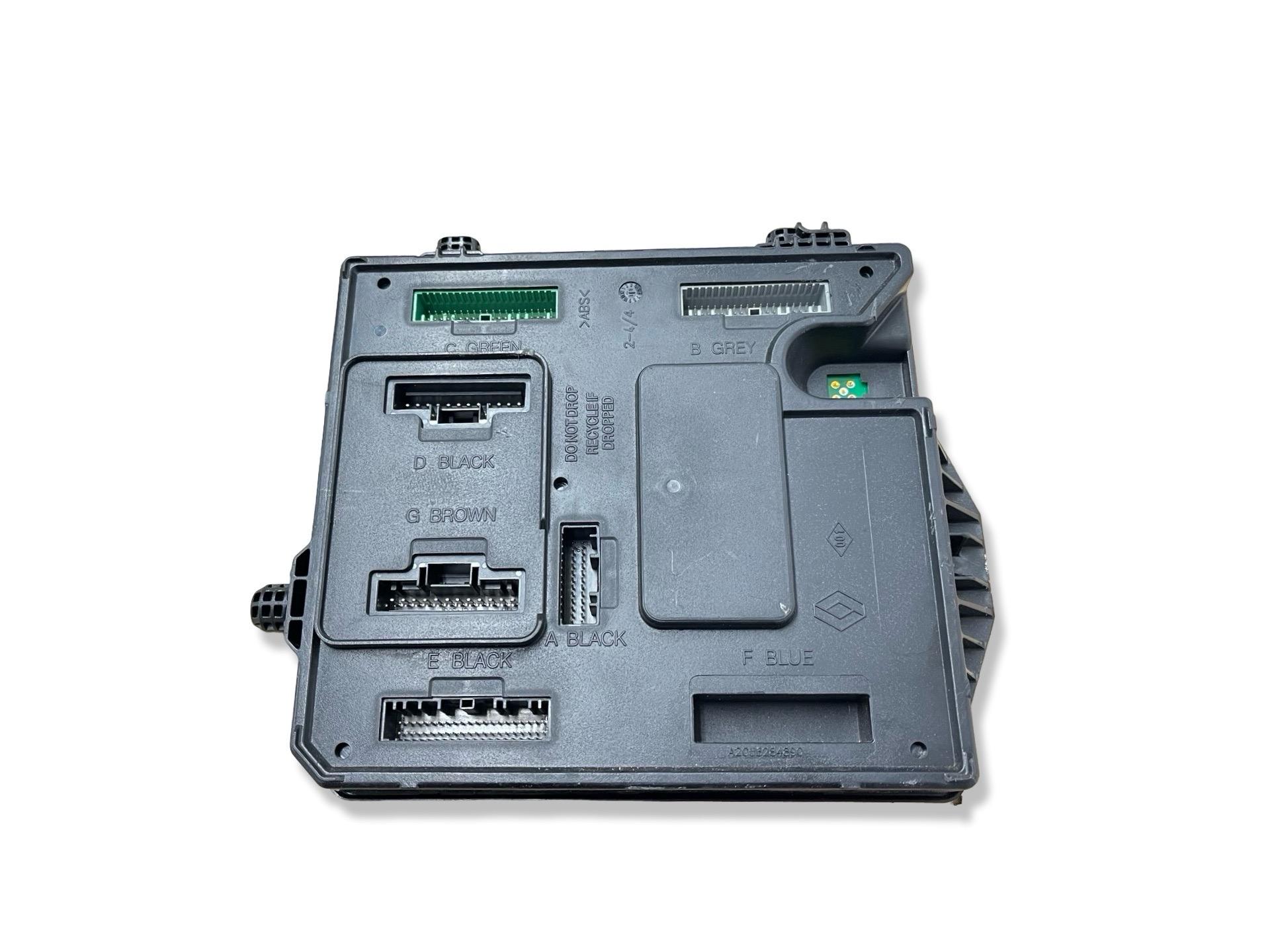 Unité commande confort Renault Megane 3 2012 284B17288R