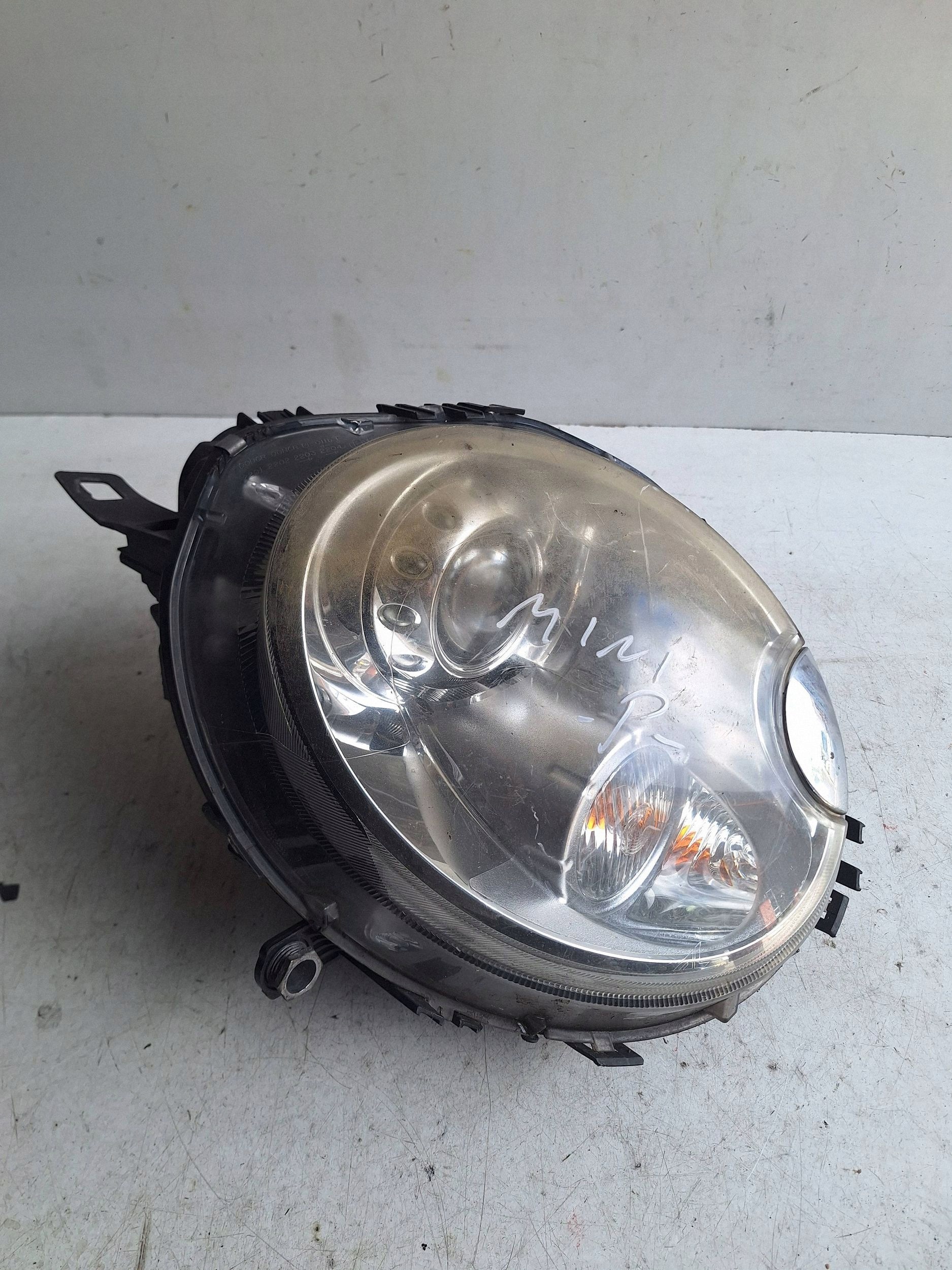 MINI COOPER R56 06-10 light right XENON UK-right hand drive 0301225674