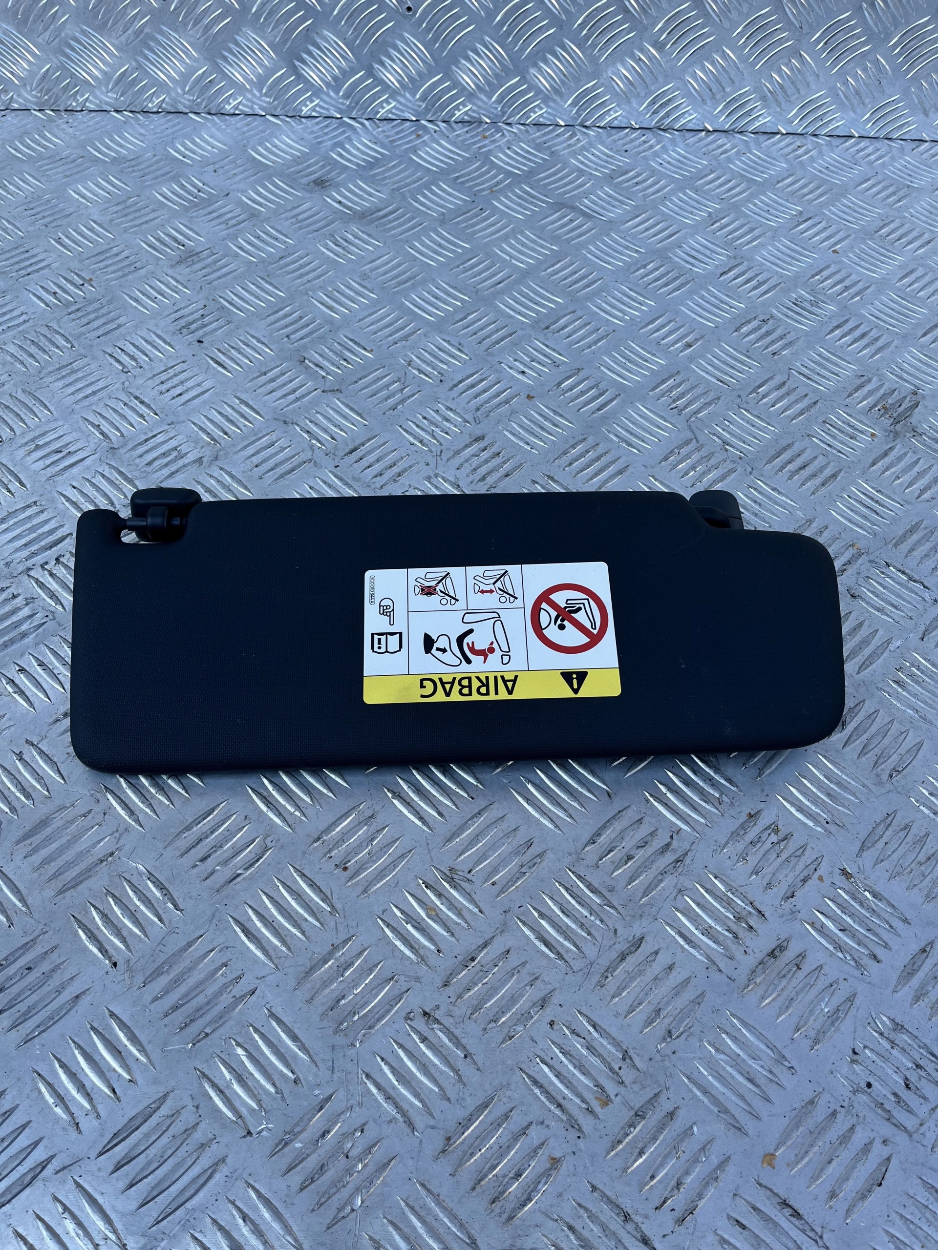 SŁONECZNIK LEWY AUDI A3 8V 12- CZARNY