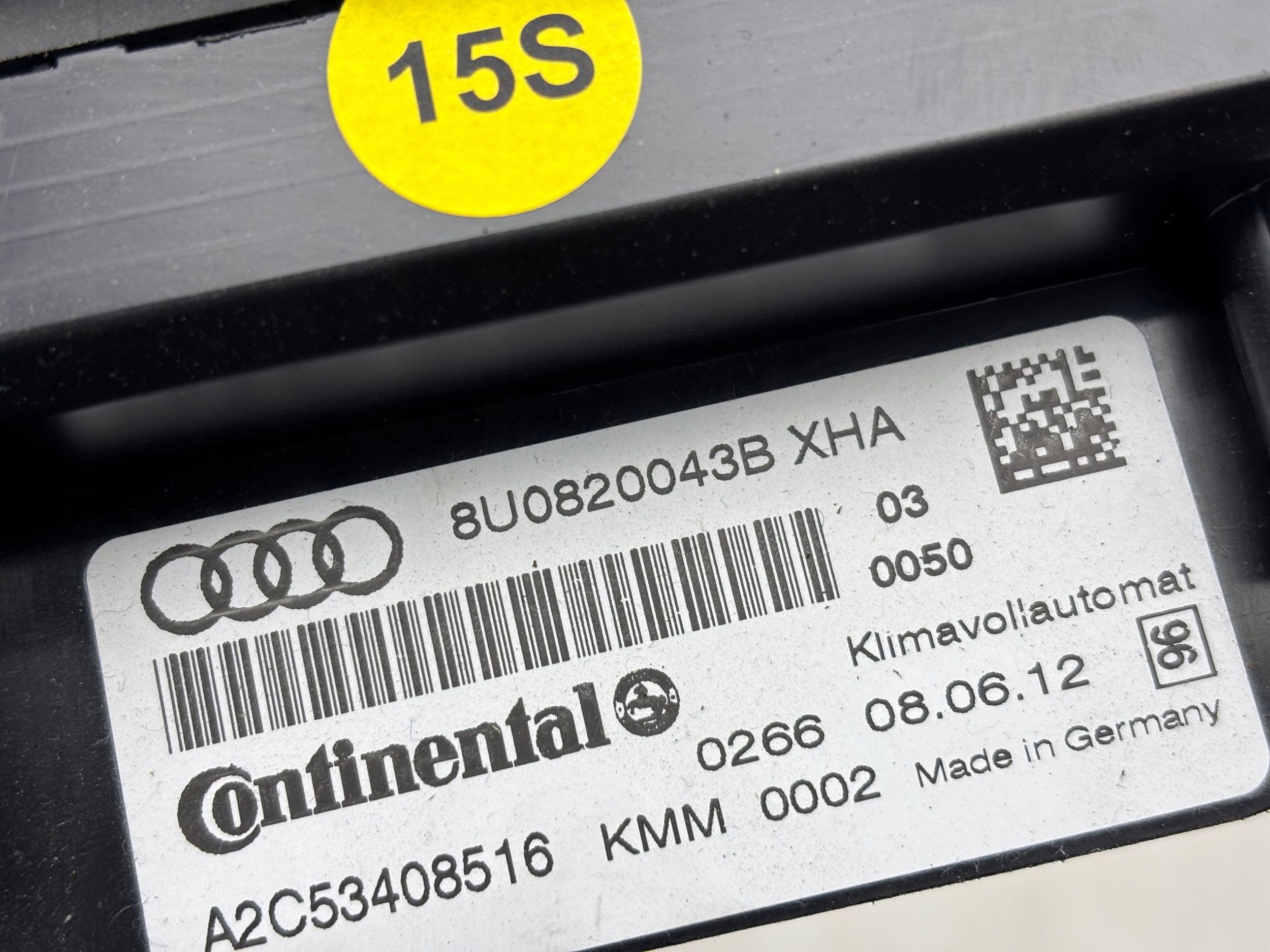 2012 Audi Q3 8U рамка 8U0820043B