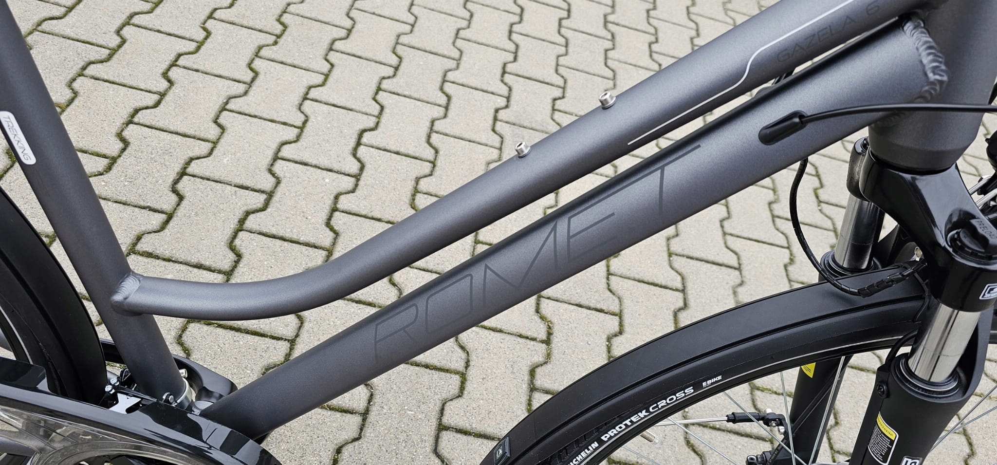 ROMET GAZELA 6 2023 grafitowo-czarny L-20" ROWER-SPORT_PL Rozmiar ramy 20 cali