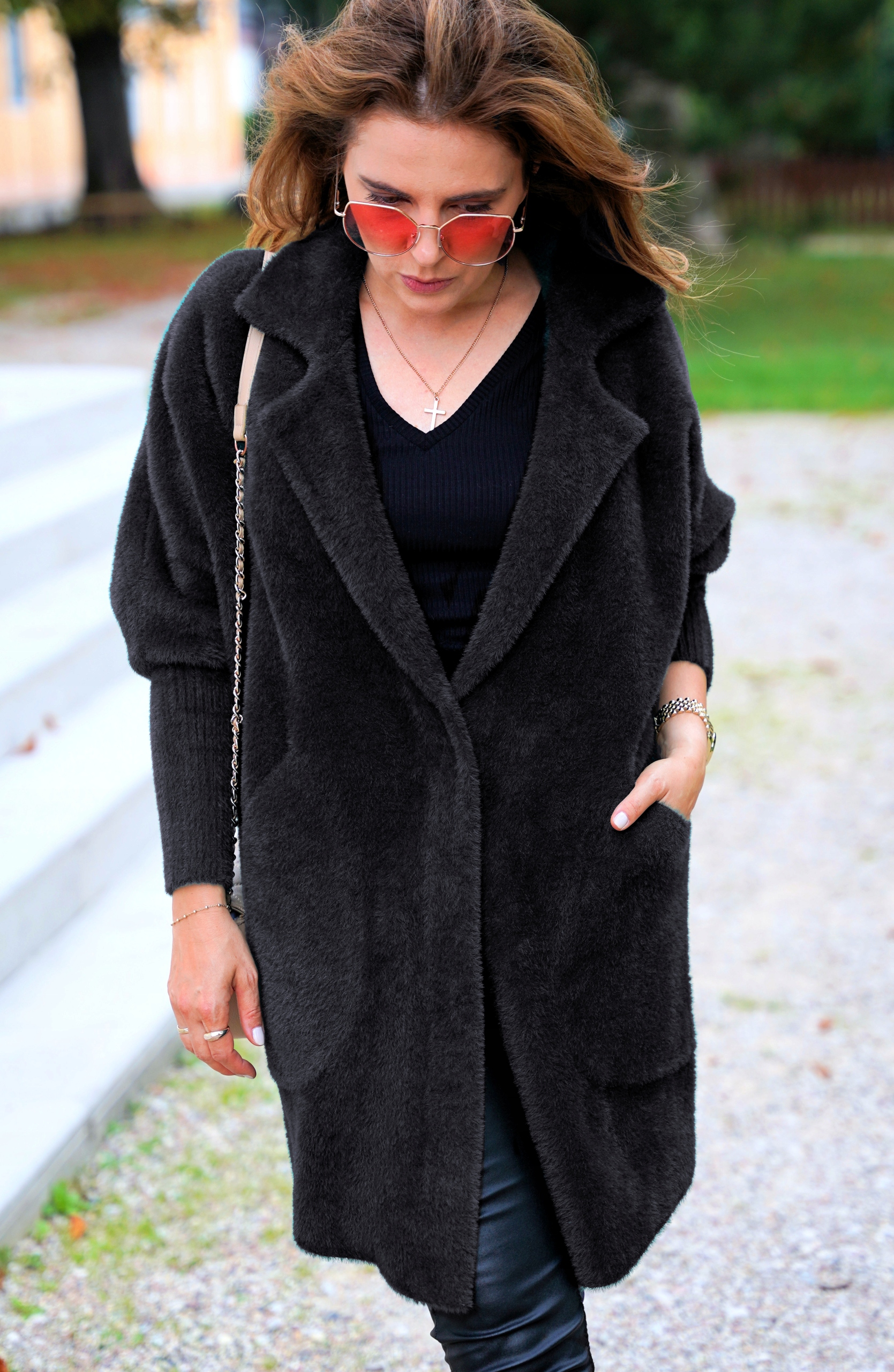 PRZEJŚCIOWY PŁASZCZ Z ALPAKI JEDNORZĘDOWY KOLOR CZARNY ROZMIAR OVERSIZE Kolekcja jesienna /wiosenna