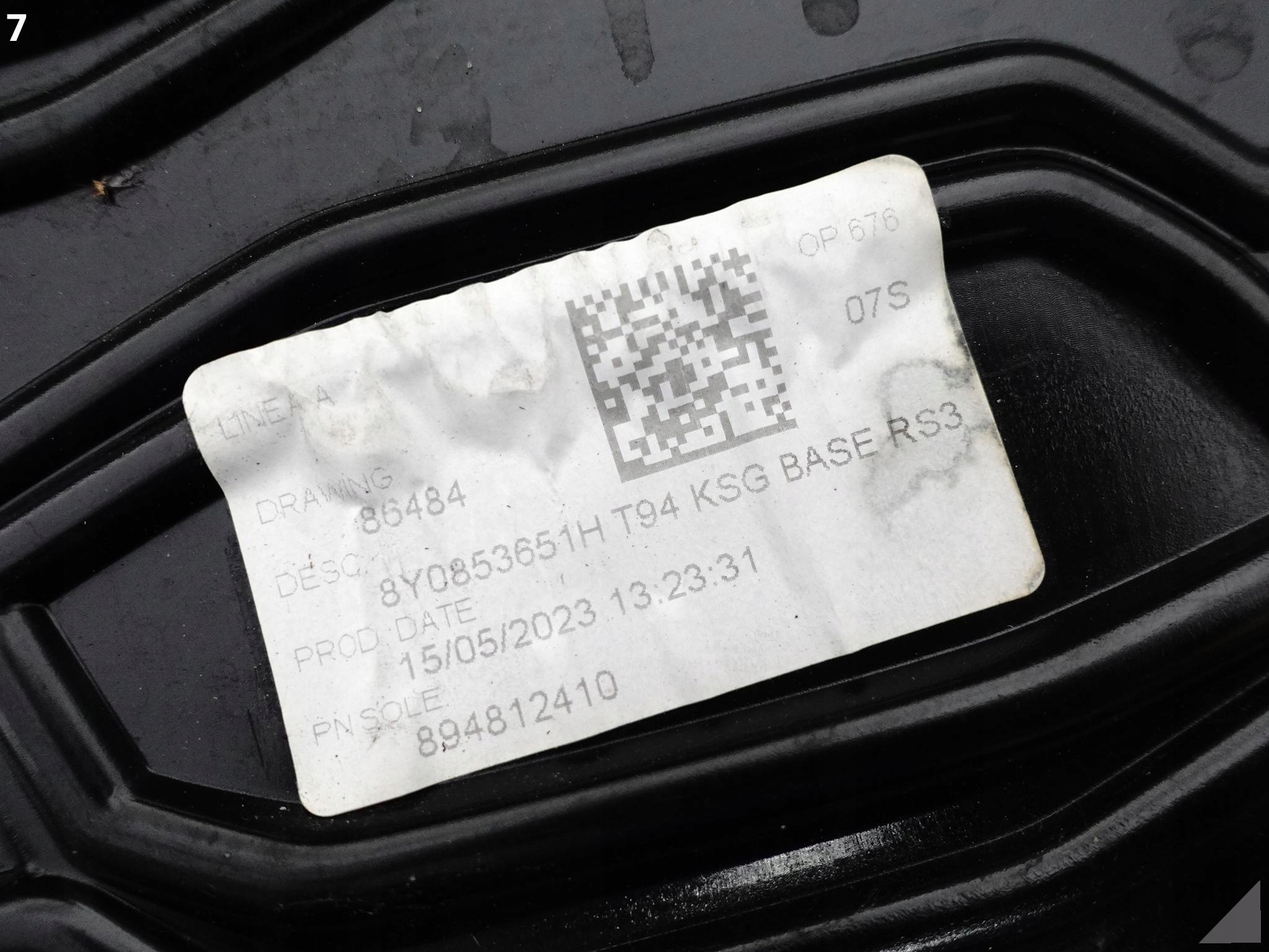 AUDI RS3 8Y0 20- ZDERZAK RAMKA STELAŻ GRILL ATRAPA PRZÓD 8Y0853651H Strona zabudowy przód