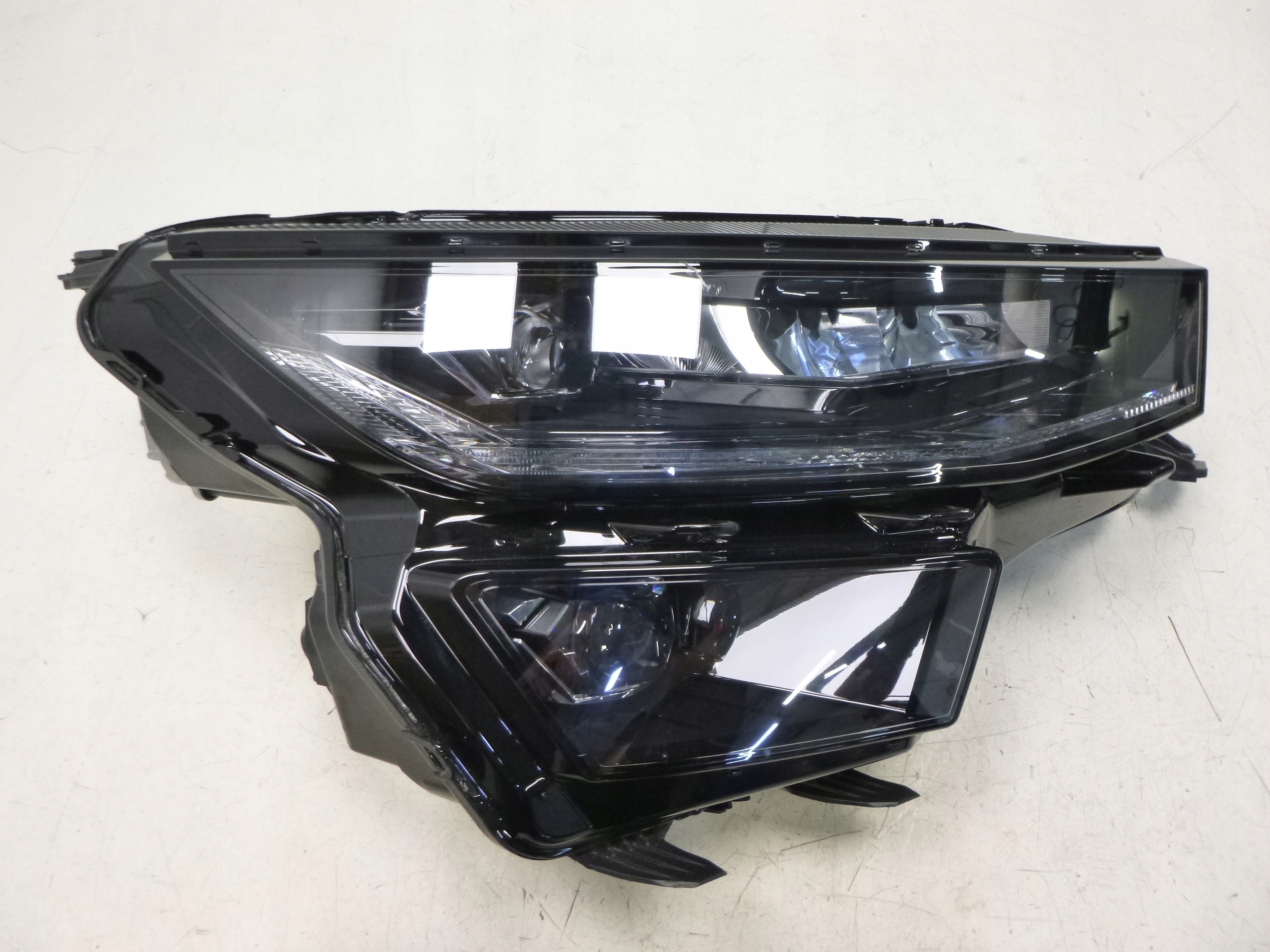 SKODA KODIAQ LIFT 8PIN right front right MATRYCOWA