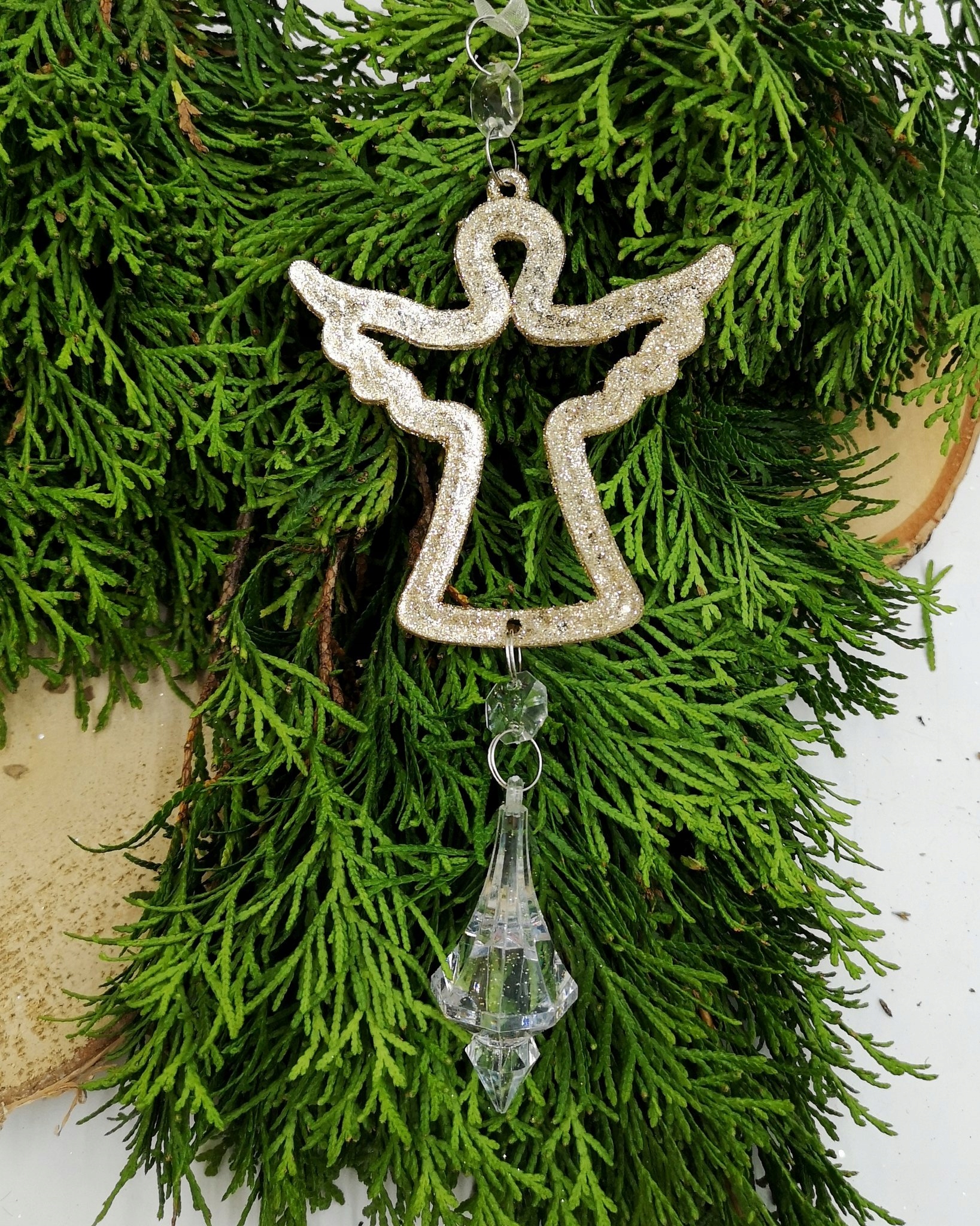 

Zawieszka choinkowa Złoty Anioł z diamentem 31x9cm